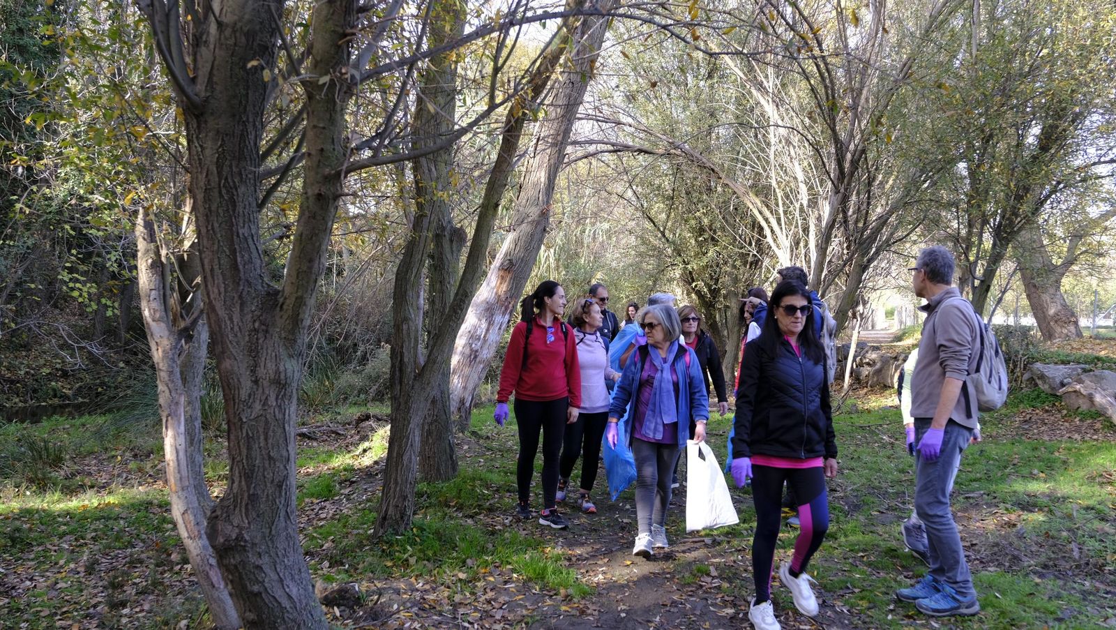 Limpieza y senderismo por la Alpujarra, en imágenes