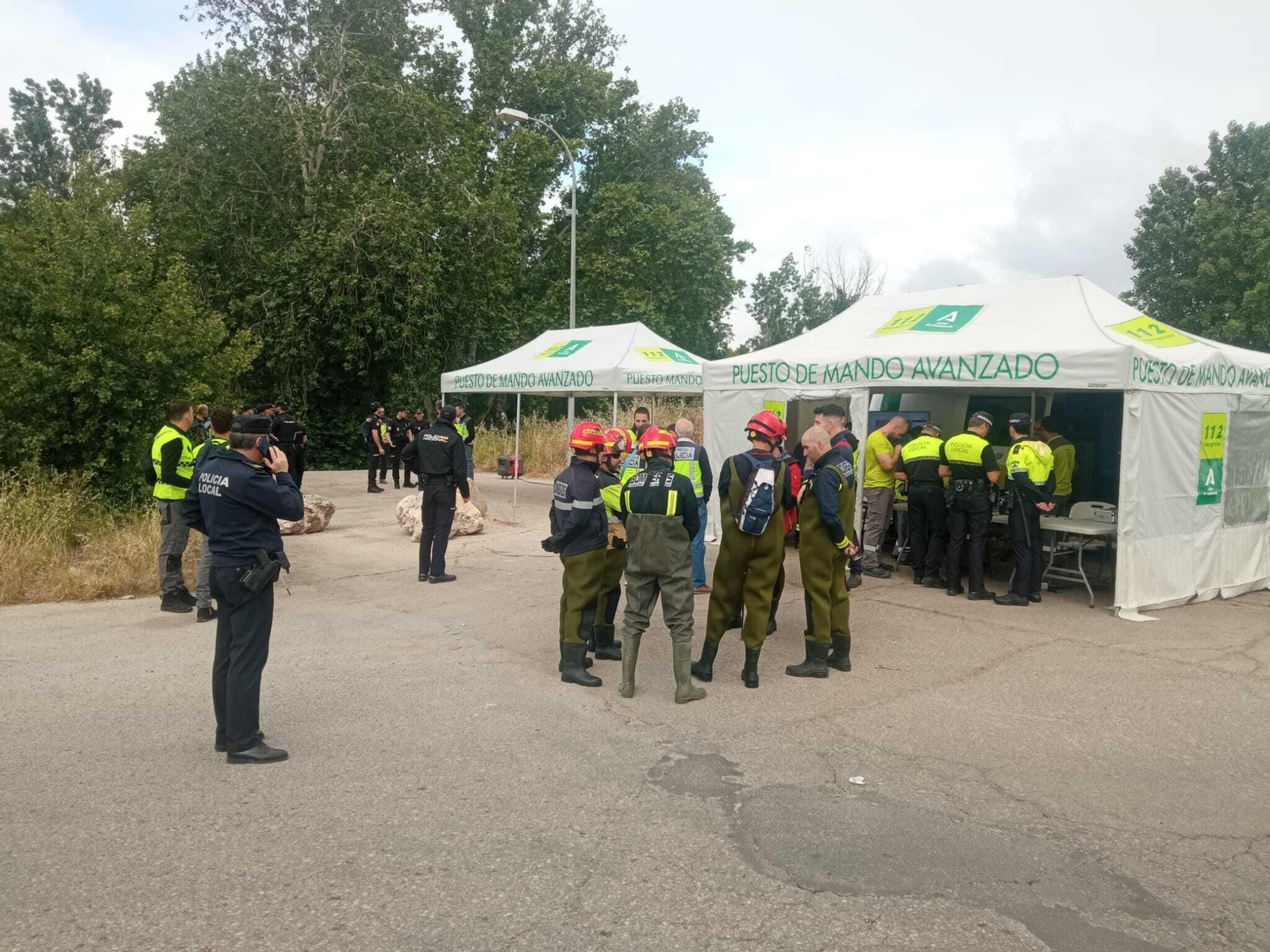 Puesto de mando avanzado para la búsqueda de Pedro Mayorgas en Lucena.