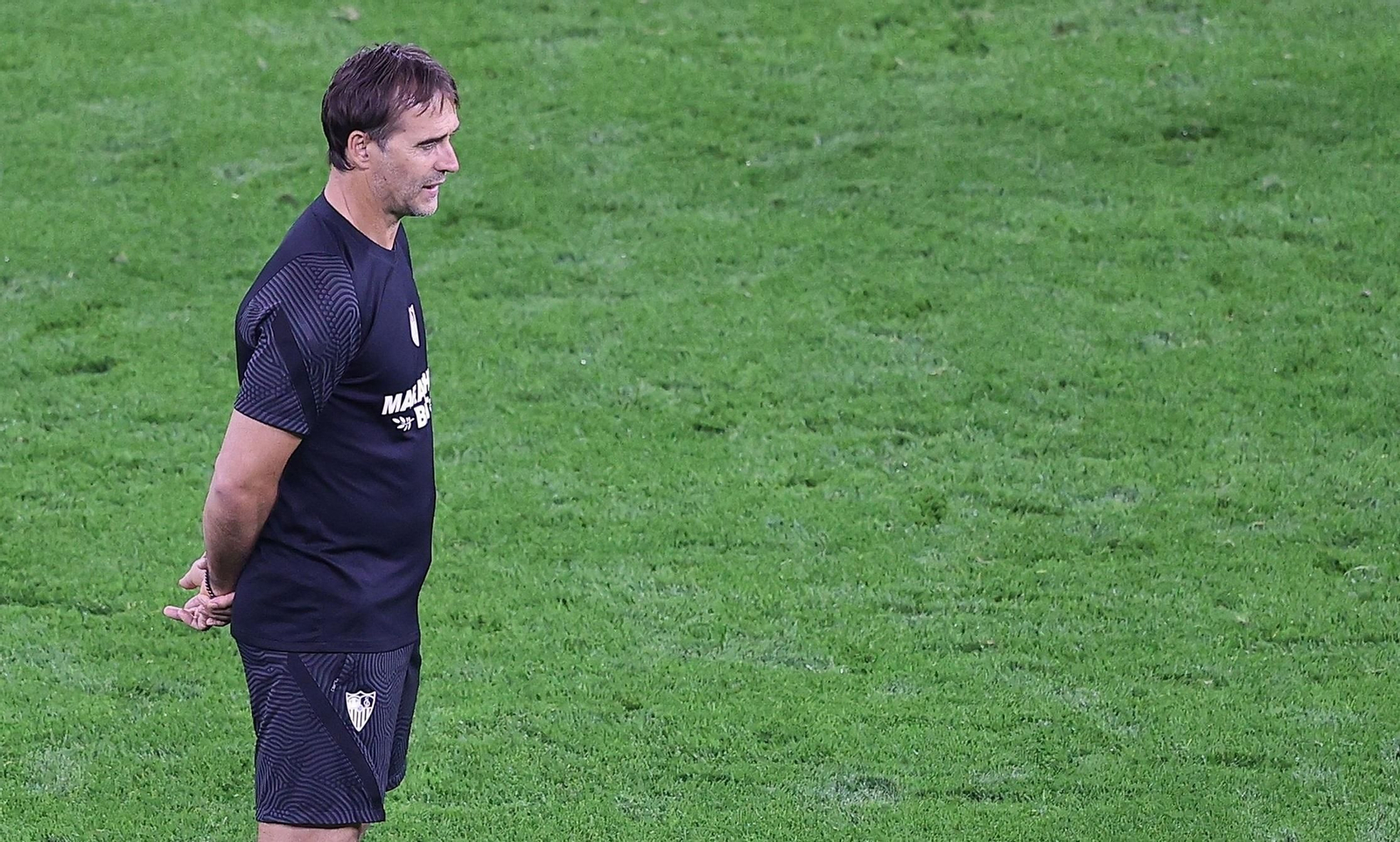 Loopetegui, durante el entrenamiento en el Puskas Arena, sede de la final.