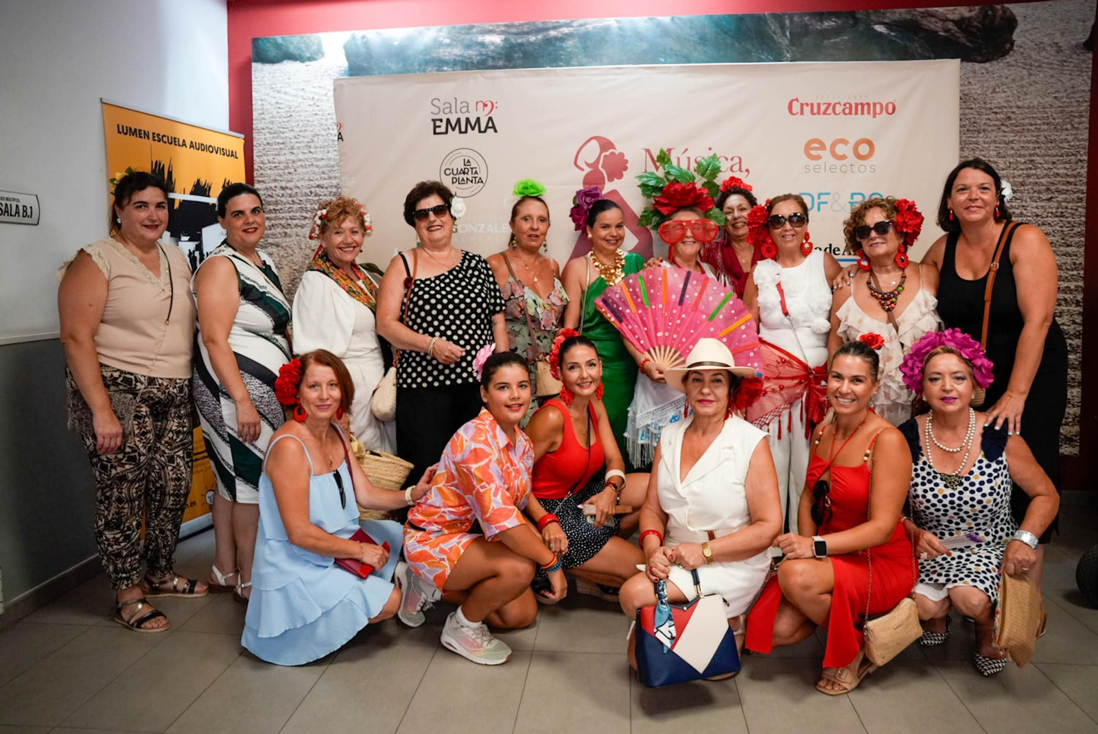 Los almerienses disfrutan del miércoles en la feria de día