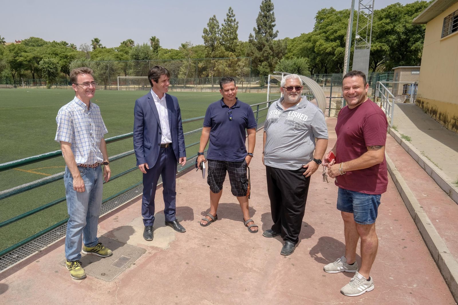 David Guevara visita el Centro Deportivo Amate, donde se han desarrollado las obras de mejora.