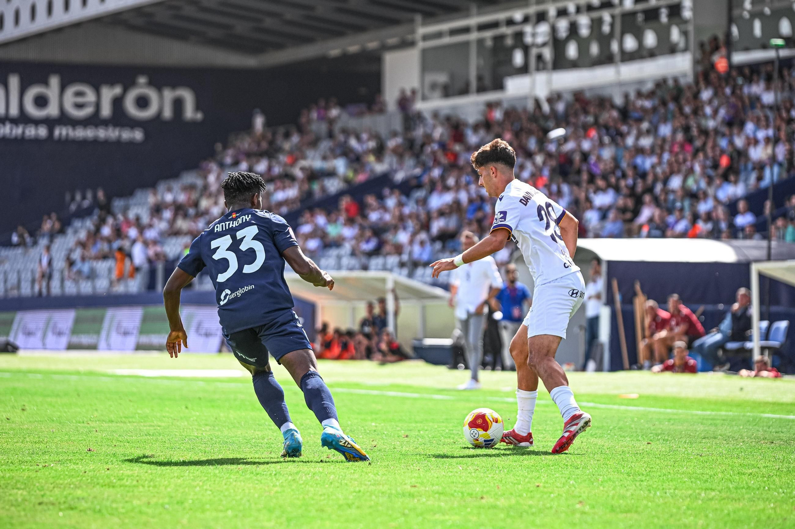 La afición lagarta en el empate entre el Real Jaén y UD Melilla, en imágenes