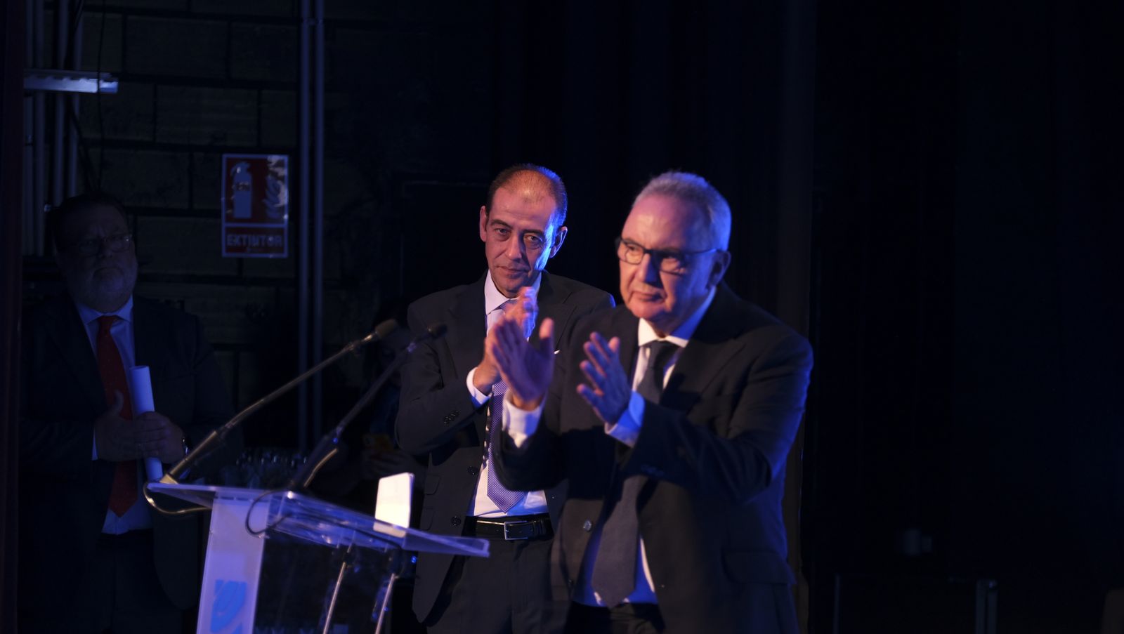 Imágenes del reconocimiento  como Presidente de Honor de la Asociación de Empresarios del Mármol, Francisco Martínez Cosentino