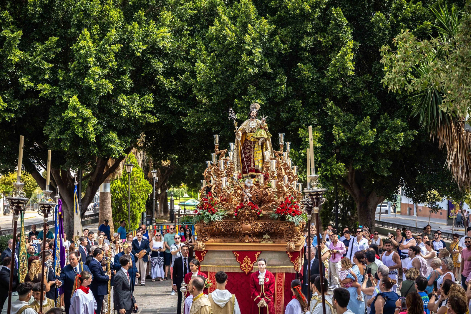 Las imágenes de la procesión extraordinaria del Patrón San José en San Fernando