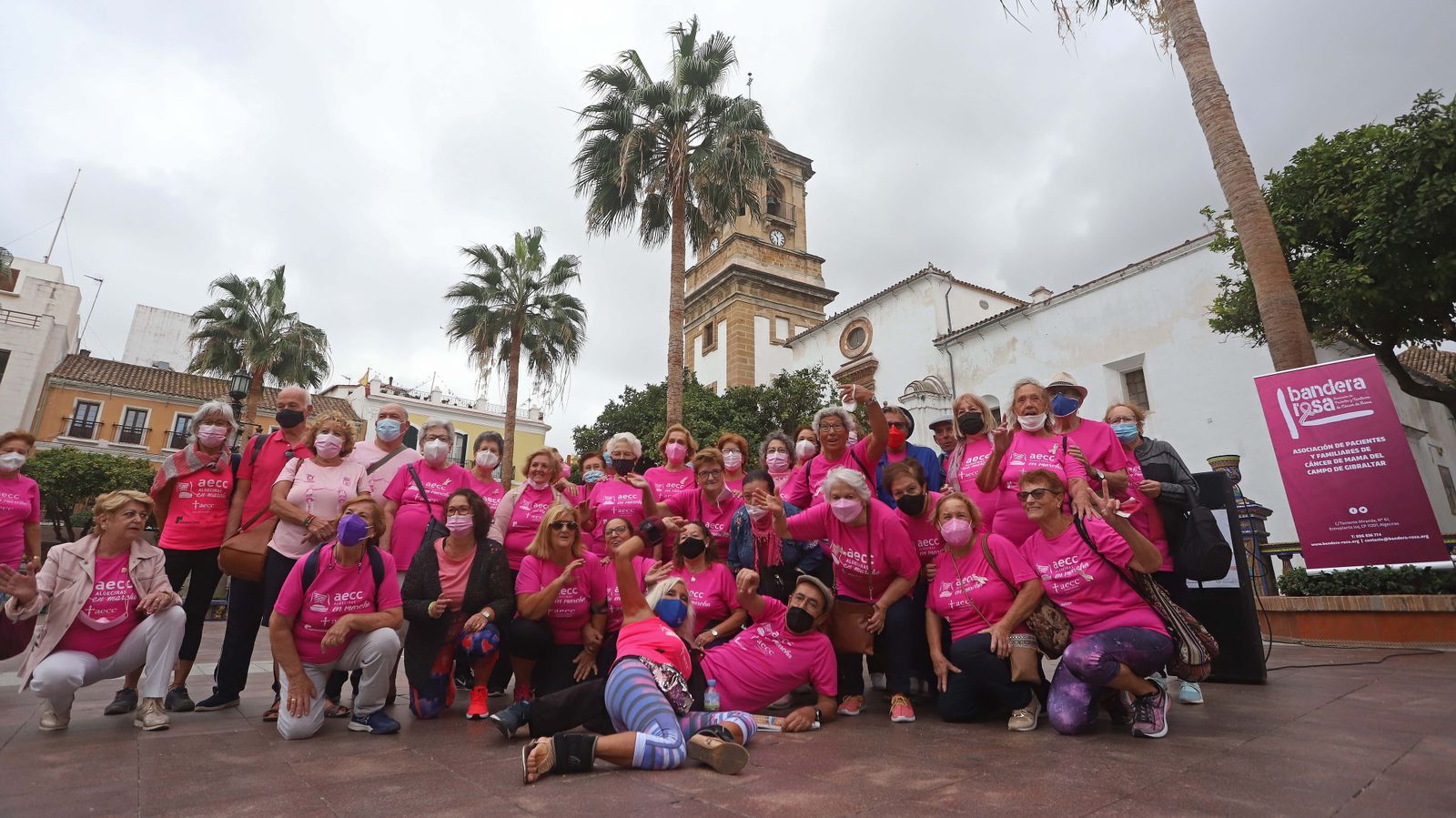 Fotos de la celebración del Día Mundial Contra el Cáncer de Mama en Algeciras