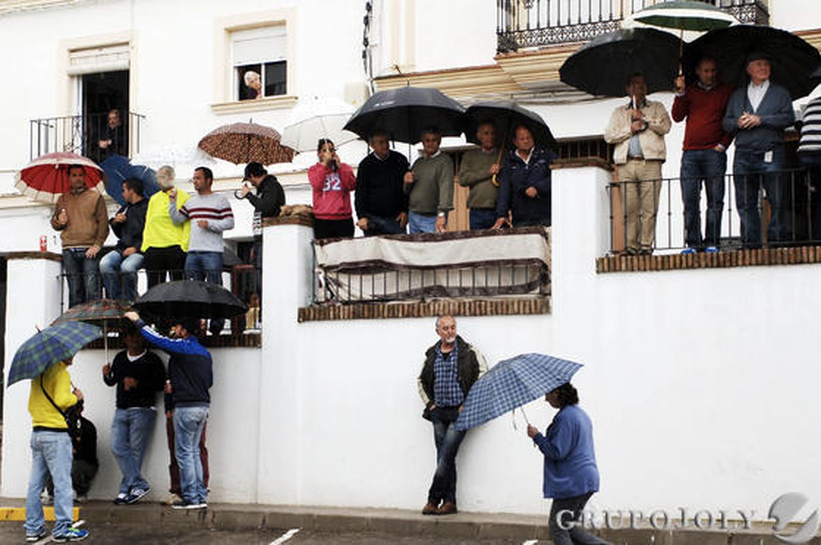 Un hombre resultó herido grave por una fuerte cornada en el abdomen en Arcos. Vejer, Paterna o Benamahoma también vivieron su fiesta  Foto: Ramon Aguilar