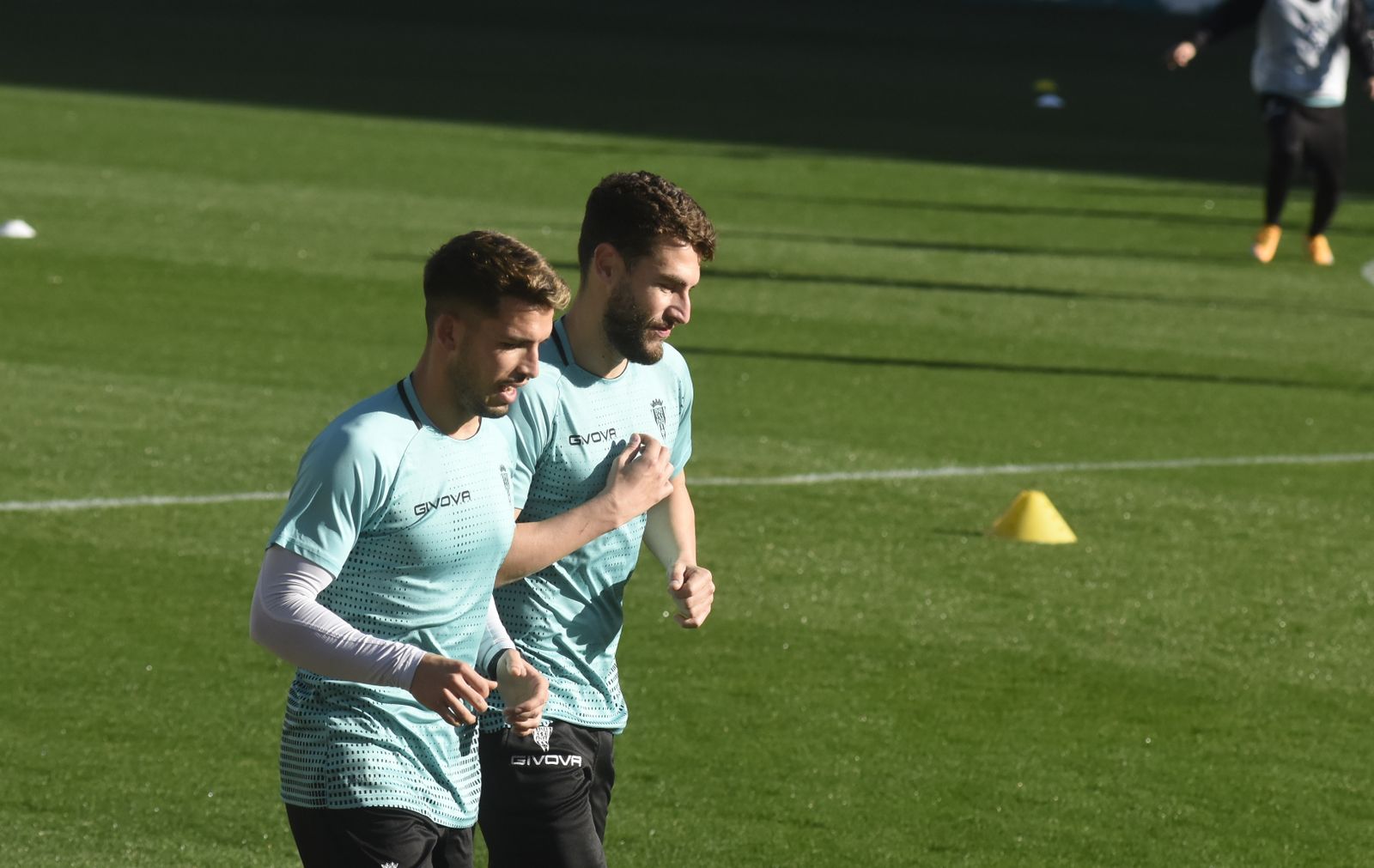 El regreso al trabajo del Córdoba CF tras el parón navideño, en imágenes
