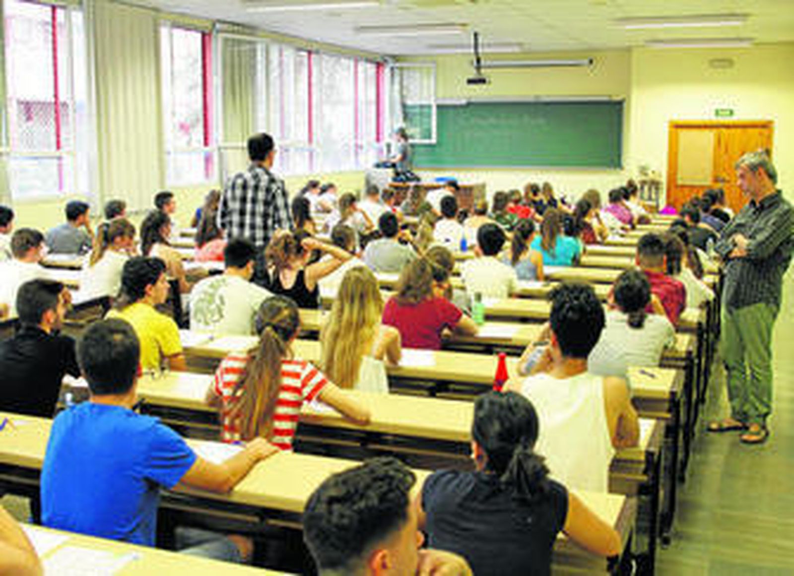 A los exámenes de la última Selectividad se presentaron unos 5.000 estudiantes de Bachillerato.