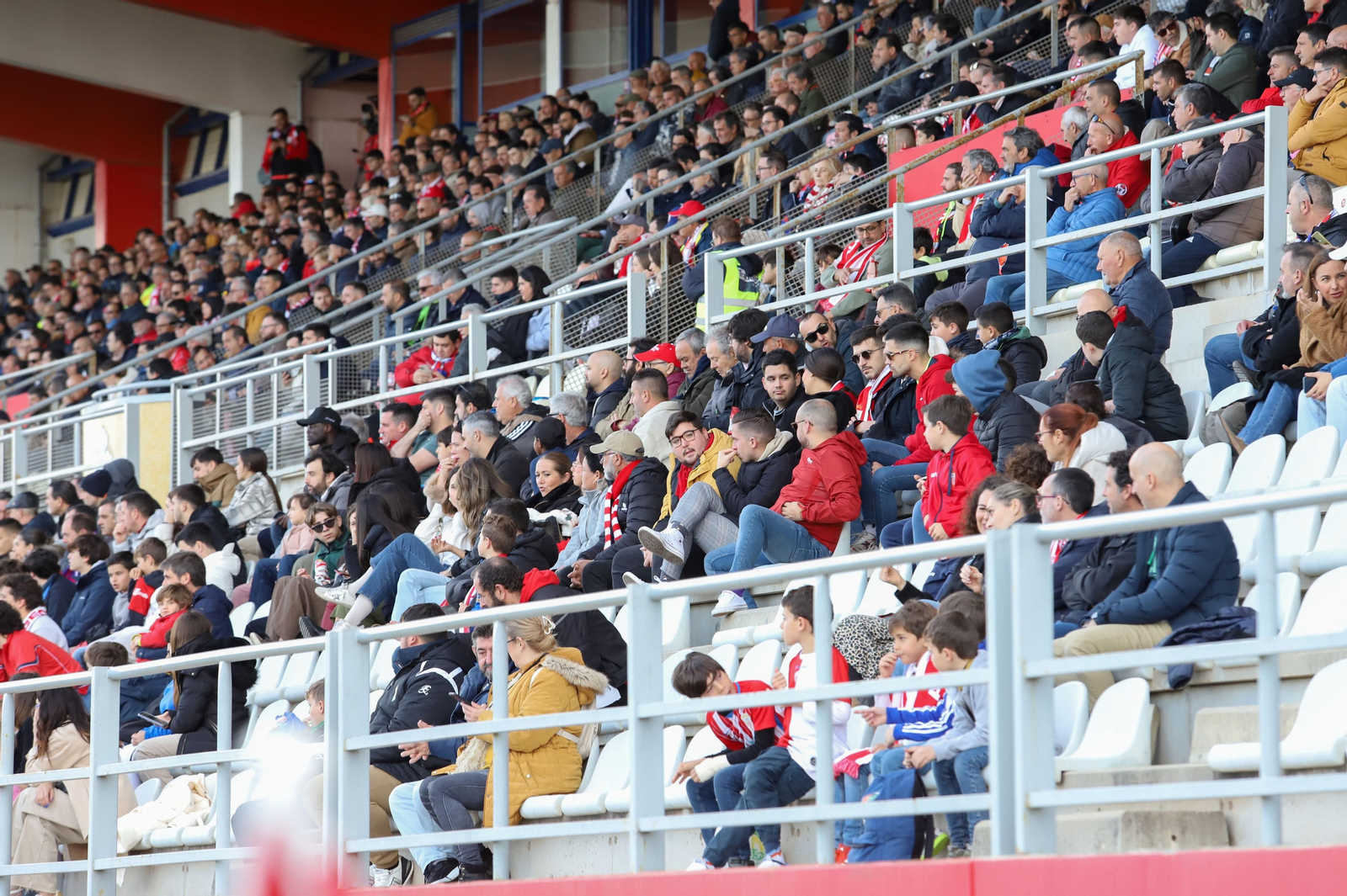 Búscate en el Algeciras CF-Recreativo Granada de Primera Federación