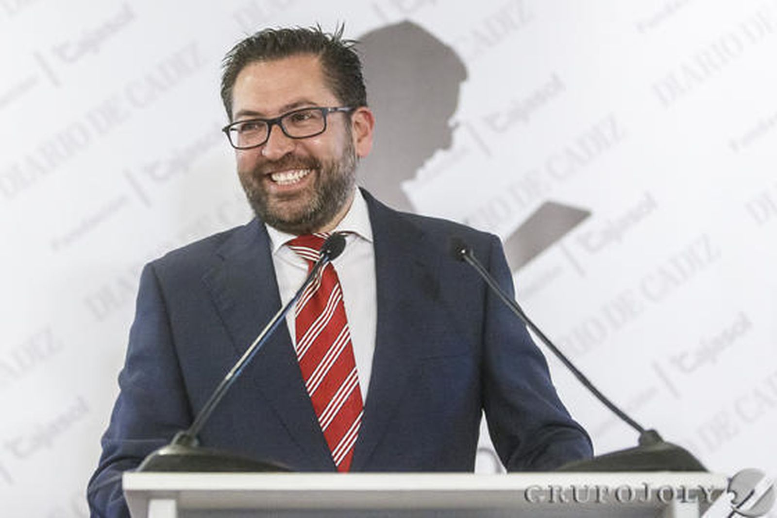 El redactor José Manuel Sánchez Reyes fue el encargado de presentar el homenaje  Foto: Julio Gonzalez-Joaquin Pino-Fito Carreto
