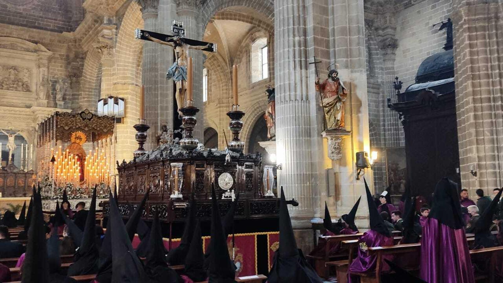Los hermanos de La Viga, en la Catedral.