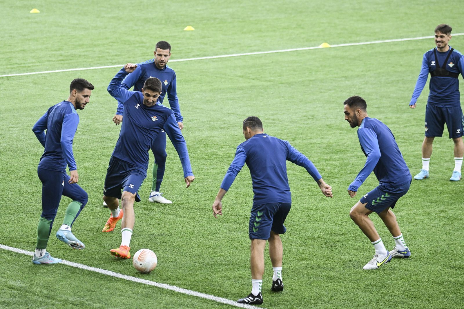 Las imágenes del viaje a Helsinki del Betis