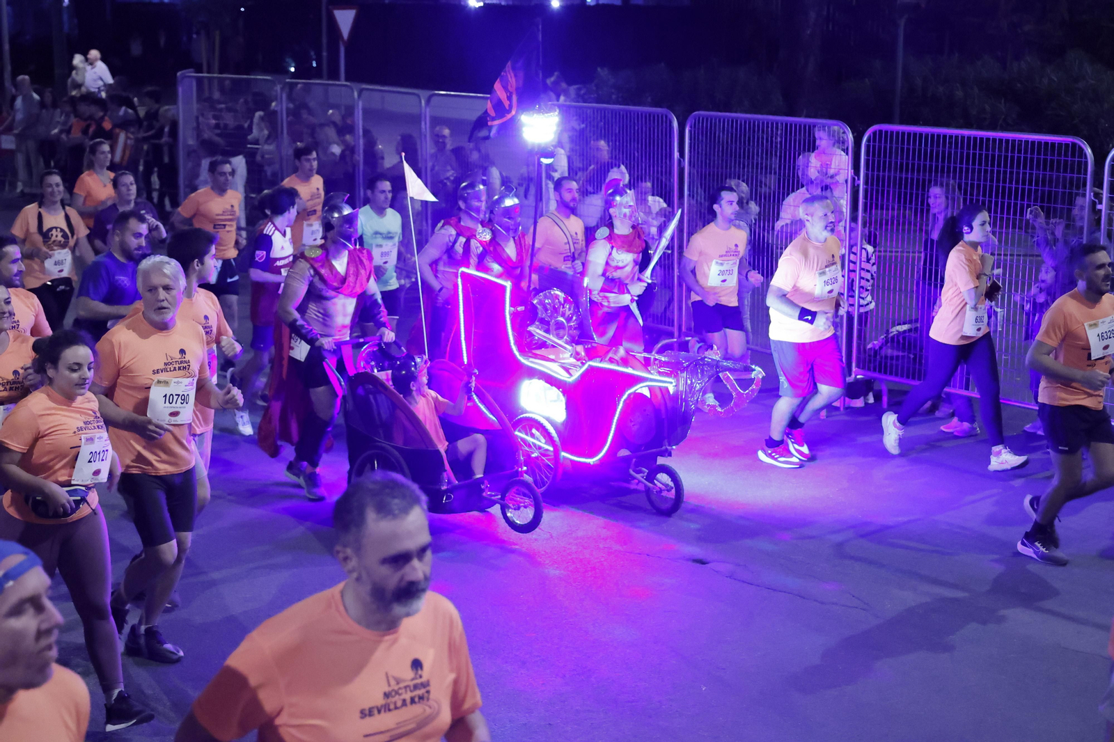 Búscate en la Carrera Nocturna de Sevilla (6)