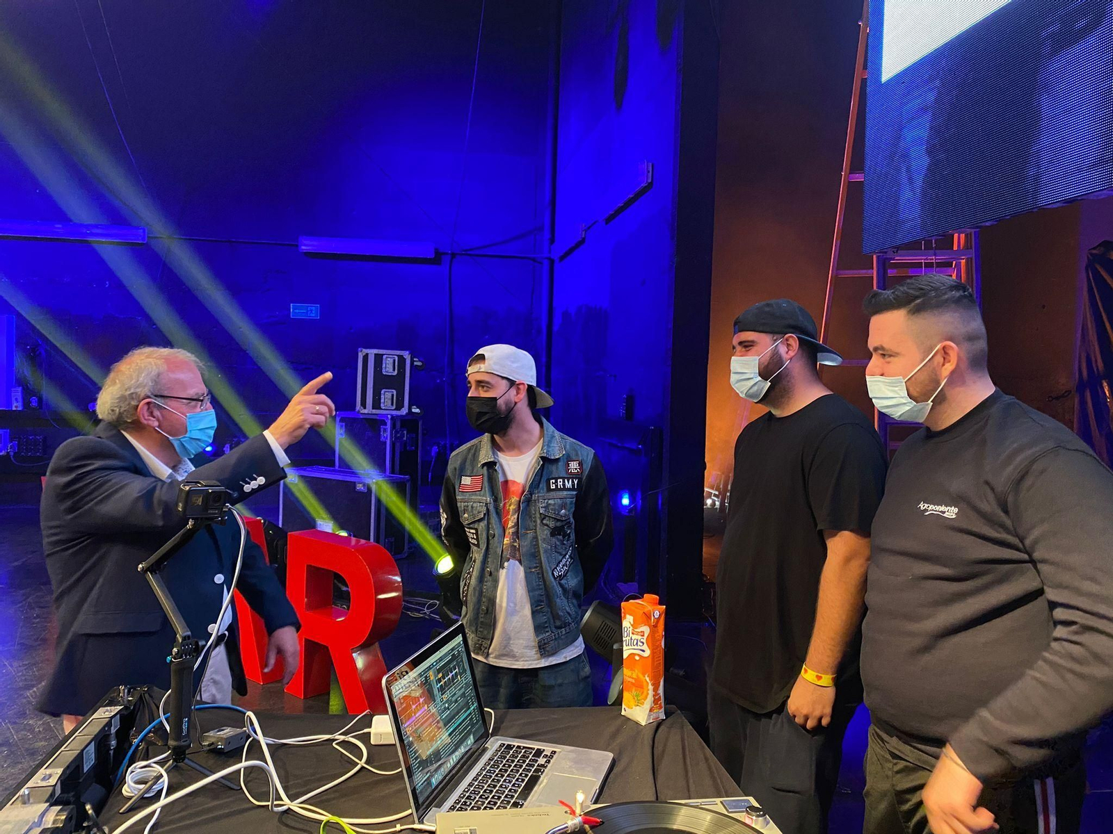 El alcalde ha supervisado los últimos preparativos de esta importante cita de la cultura urbana en Almería.