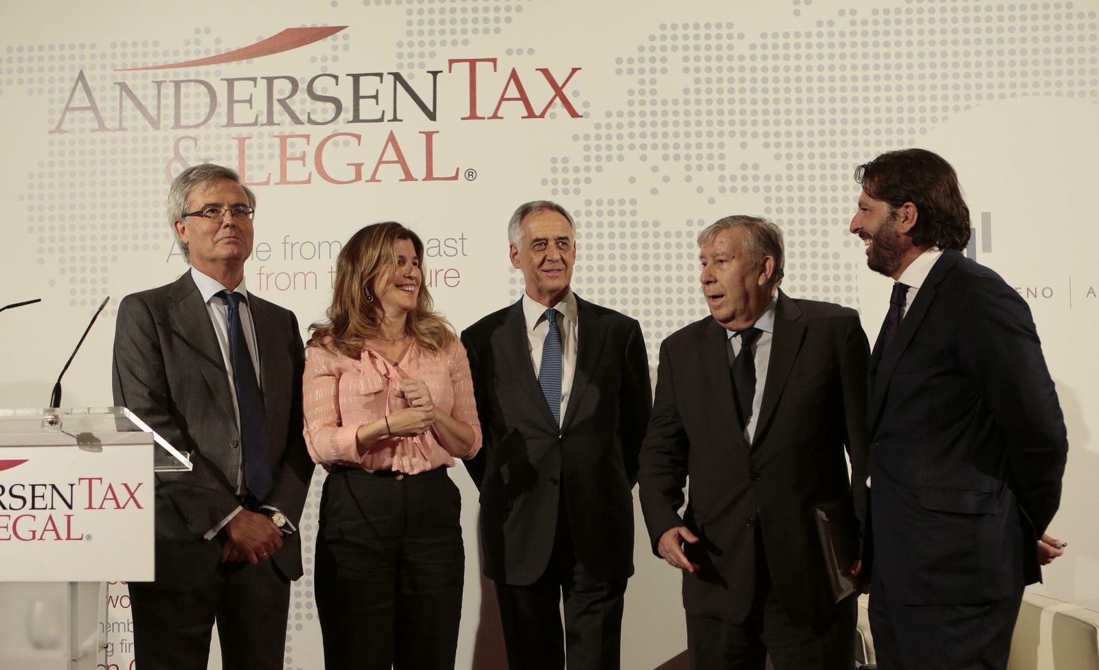 Evento en el Hotel Alfonso XIII de Sevilla que reunió a las dos firmas de abogados