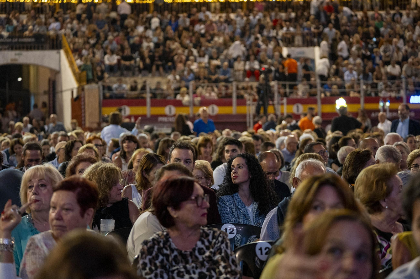 Las mejores imágenes del concierto de Raphael en la plaza de toros de Almería