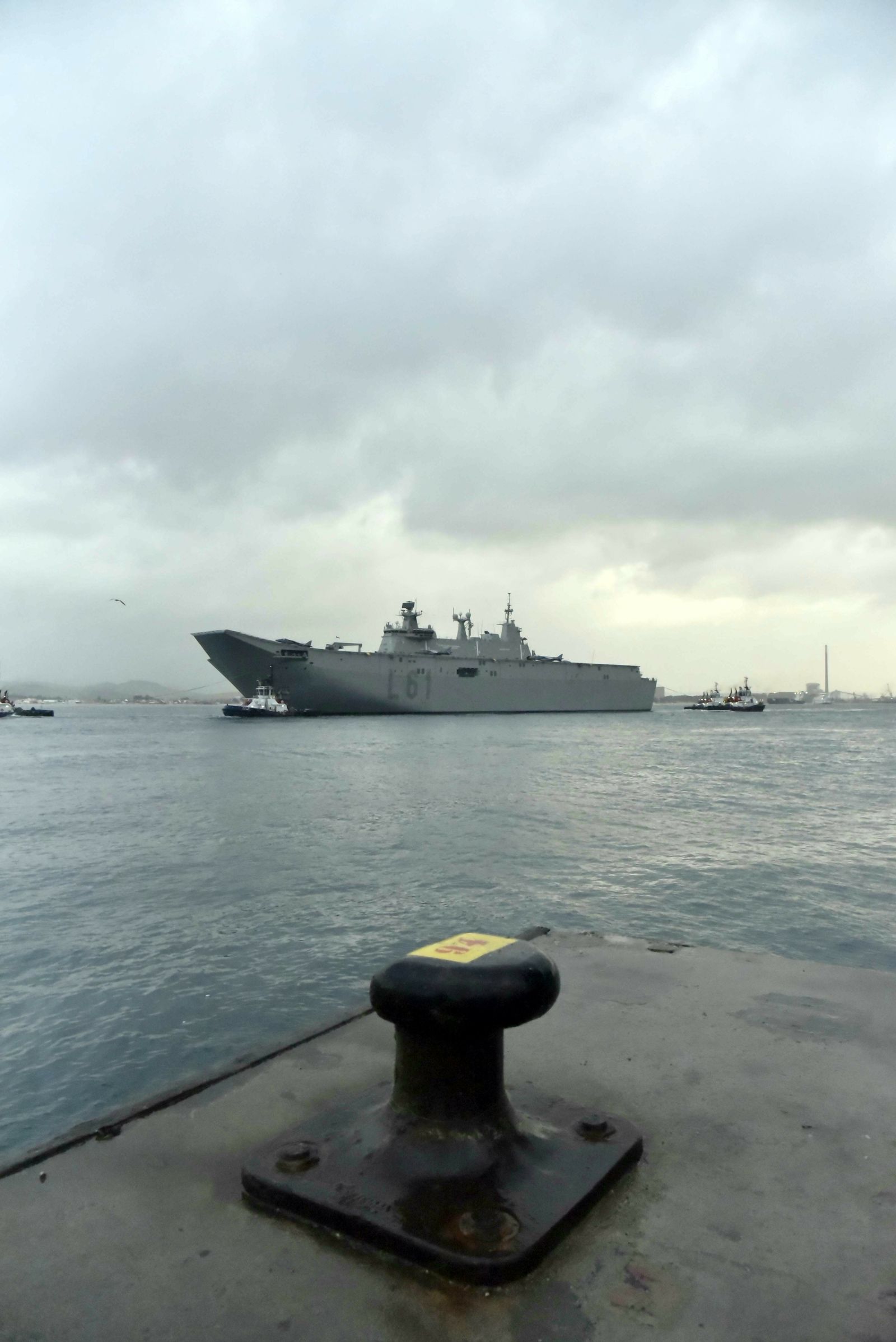 Portaviones Juan Carlos I en Algeciras