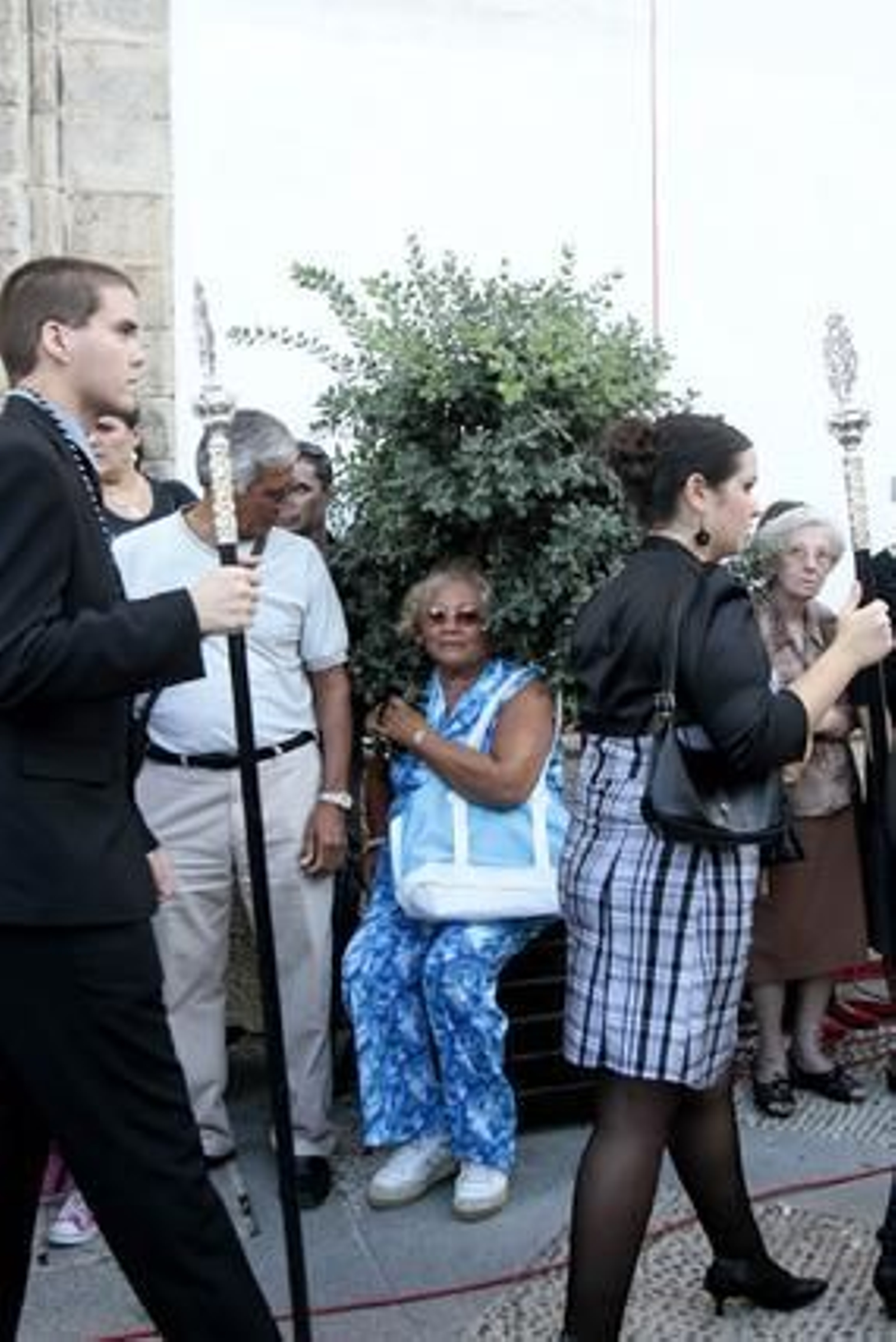 La Virgen del Rosario recorre las calles de Cádiz. 

Foto: Lourdes de Vicente
