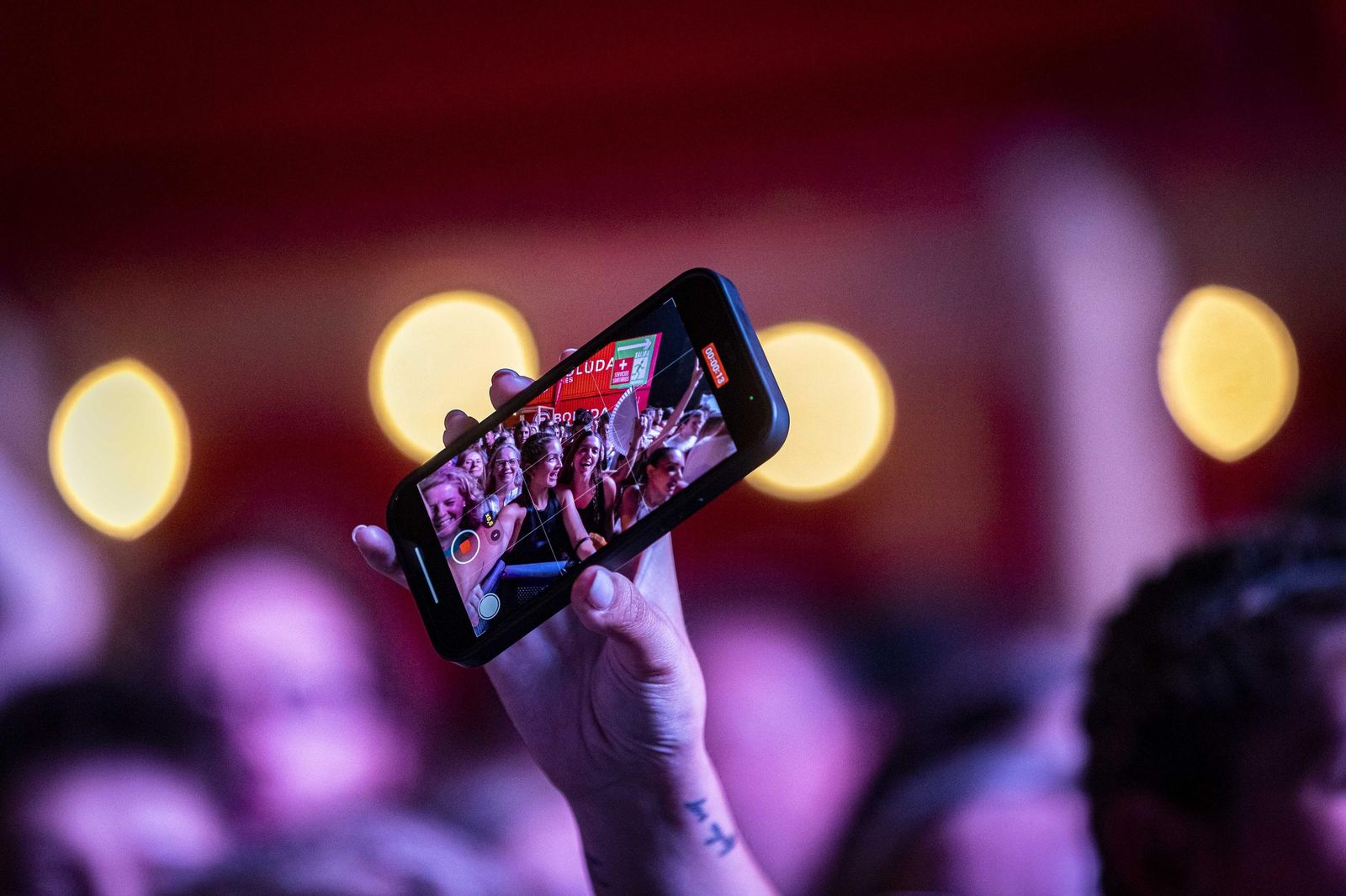 Búscate en las fotos del concierto de Melendi en Cádiz