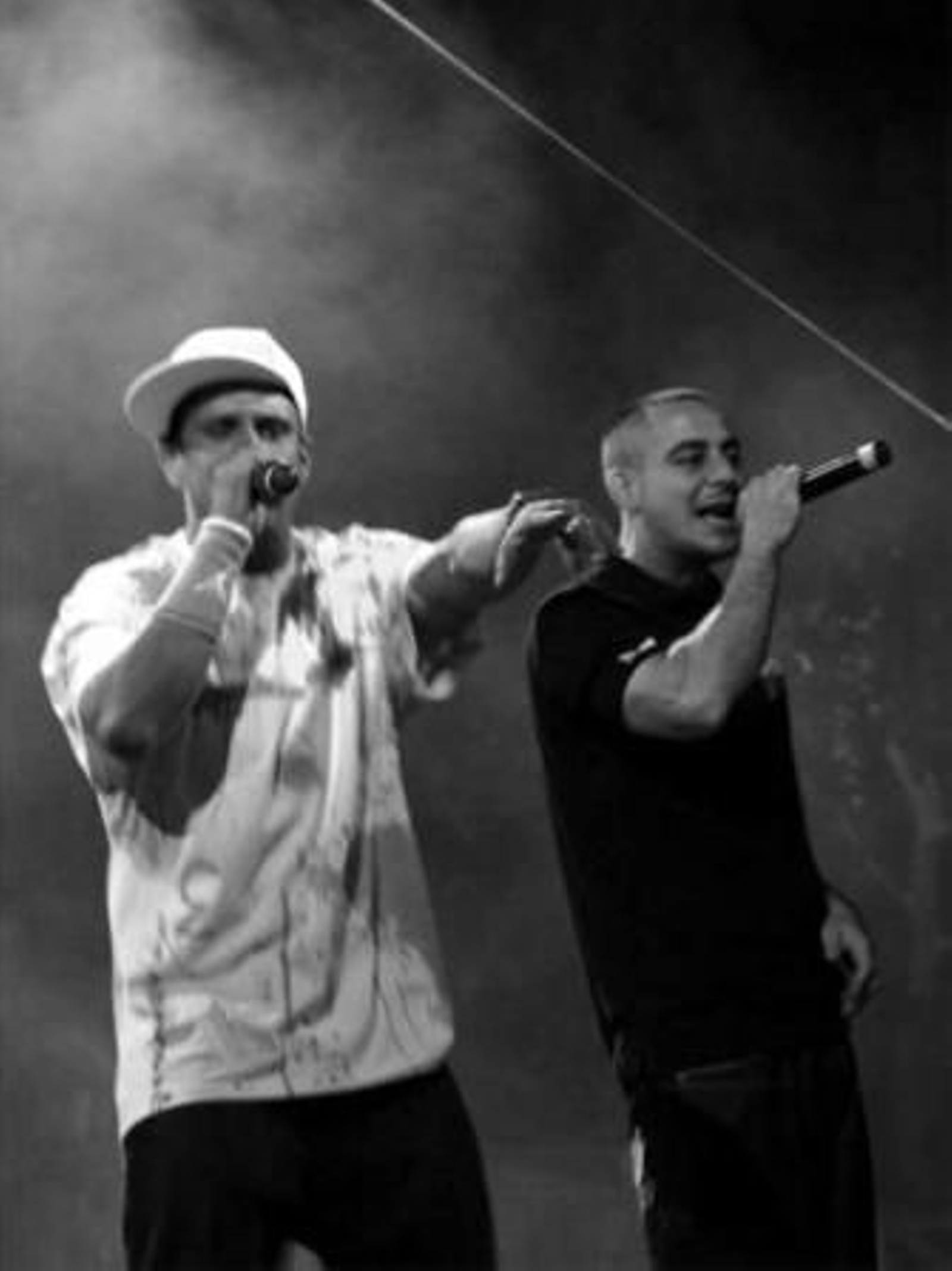 Dos momentos de la actuación de Haze y una imagen de la zona de actividades (abajo a la derecha).