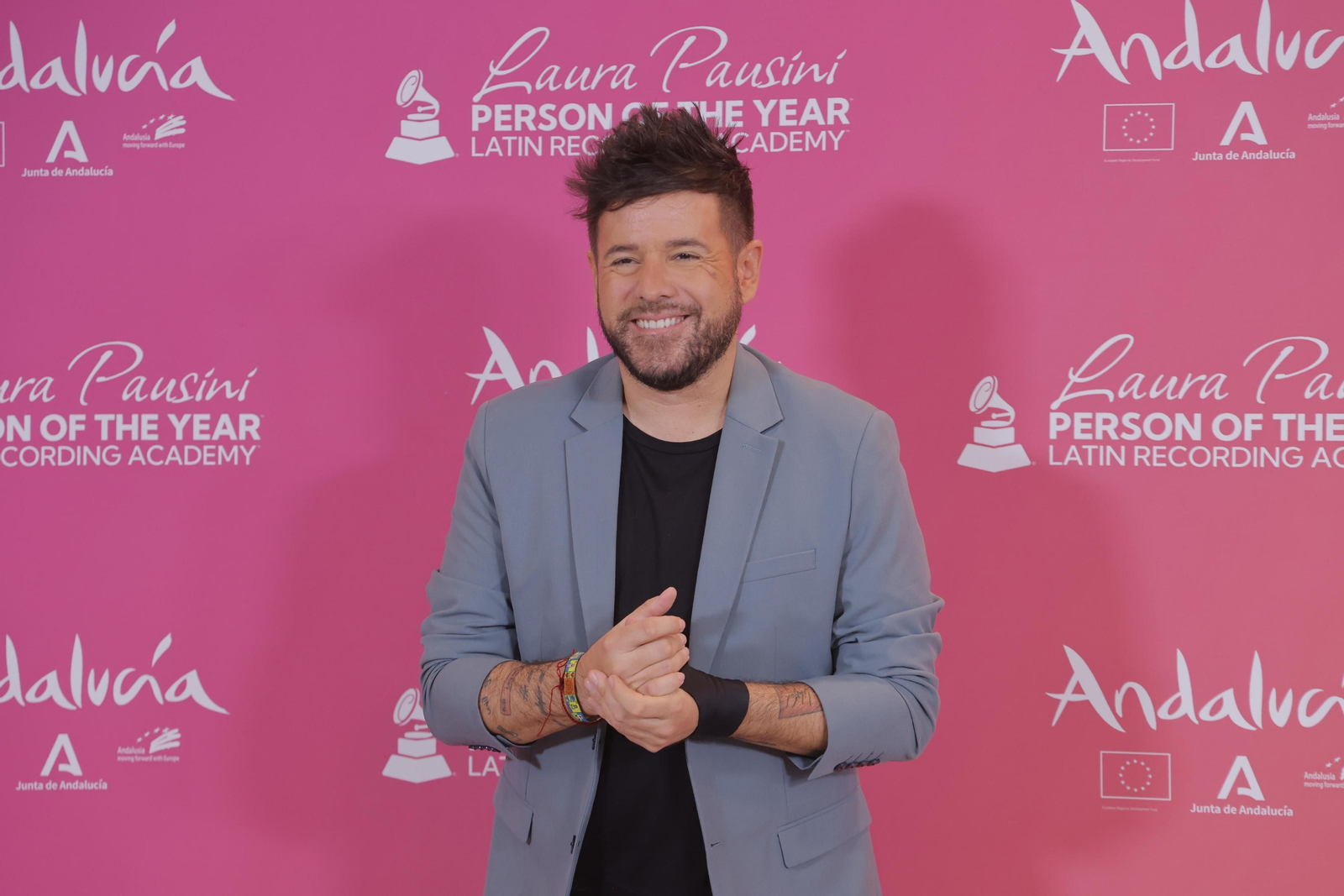 El homenaje a Laura Pausini en los Grammy Latinos de Sevilla, en imágenes