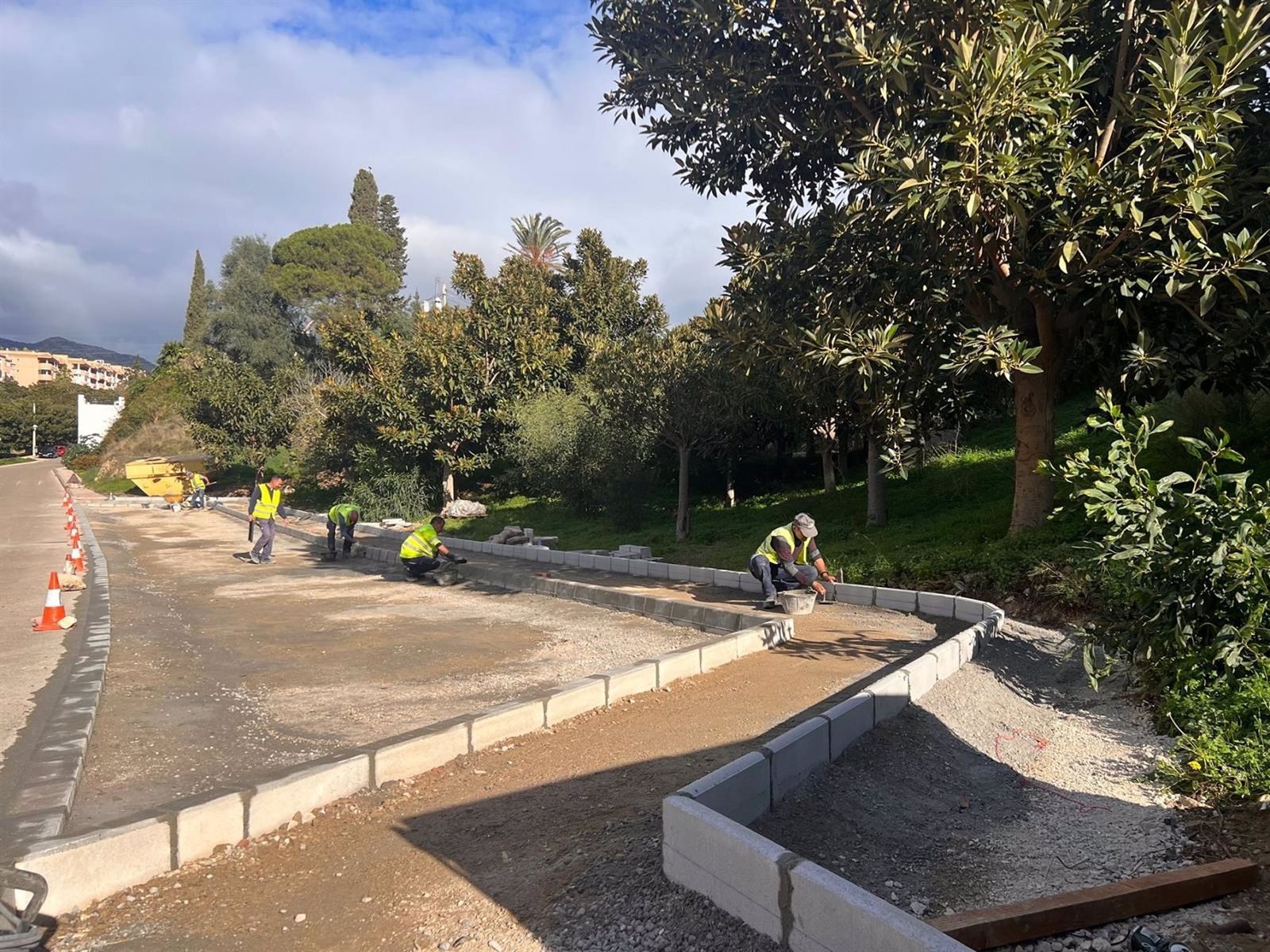 Obras de creación de aparcamientos en Fuengirola.