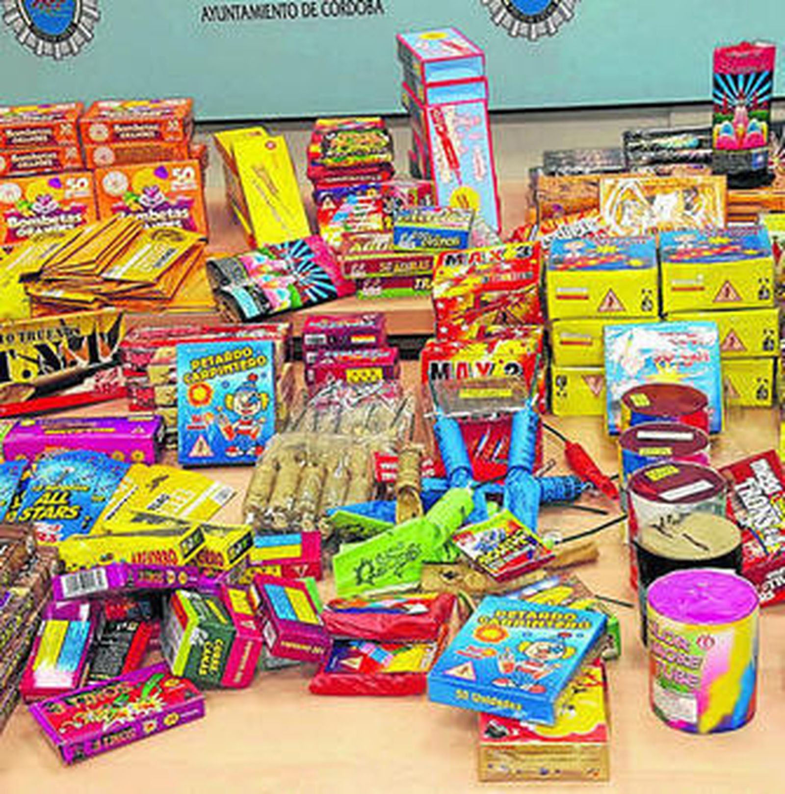 Parte del material decomisado por la Policía Local.