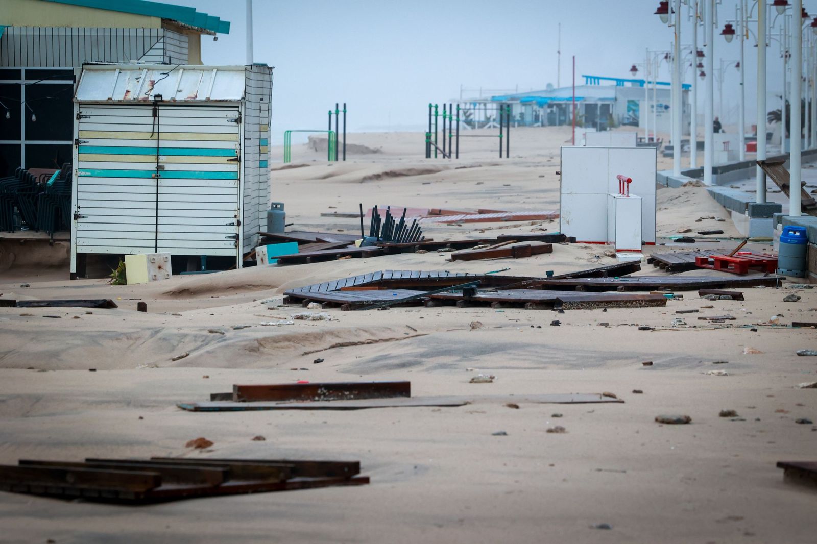 Imágenes de los principales destrozos provocados por la borrasca Leonardo en Cádiz
