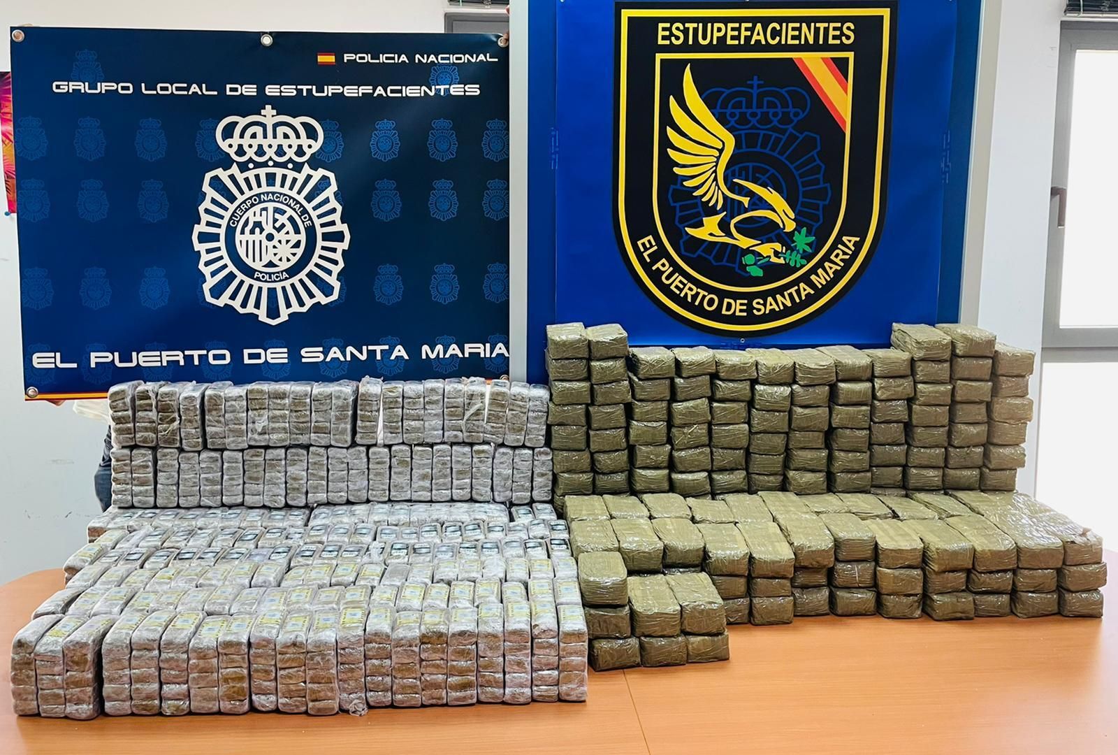 El hachís intervenido en la "guardería" de drogas en El Puerto.