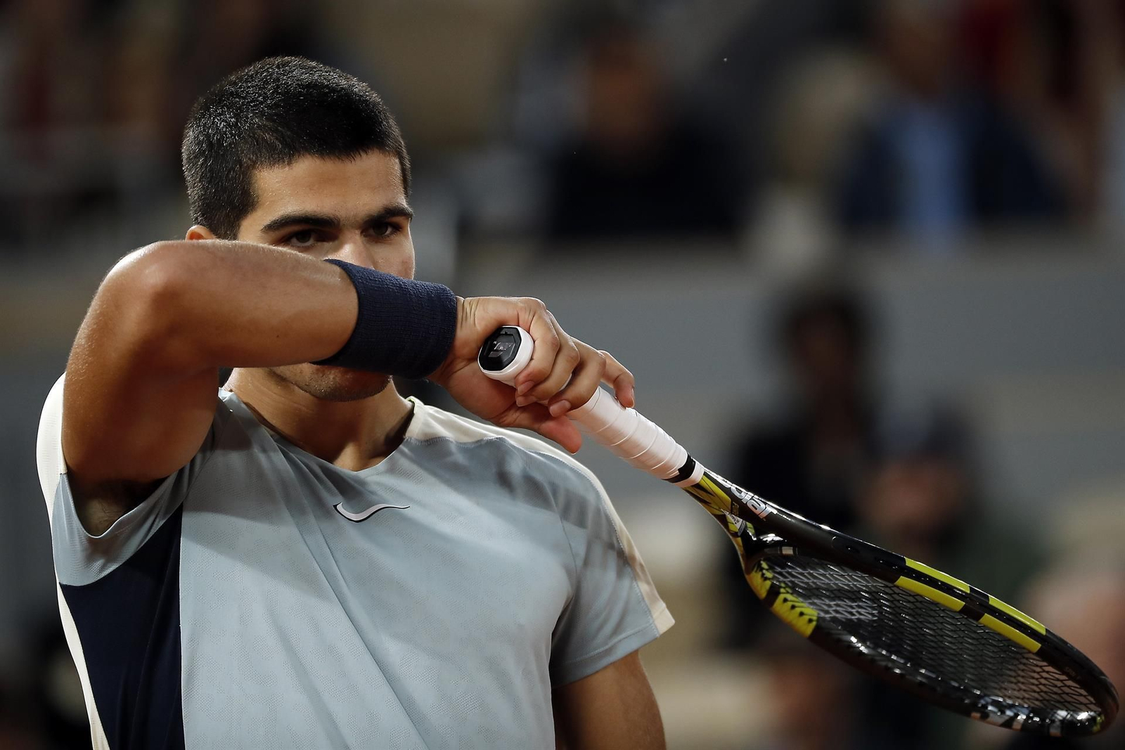 Carlos Alcaraz durante un partido.