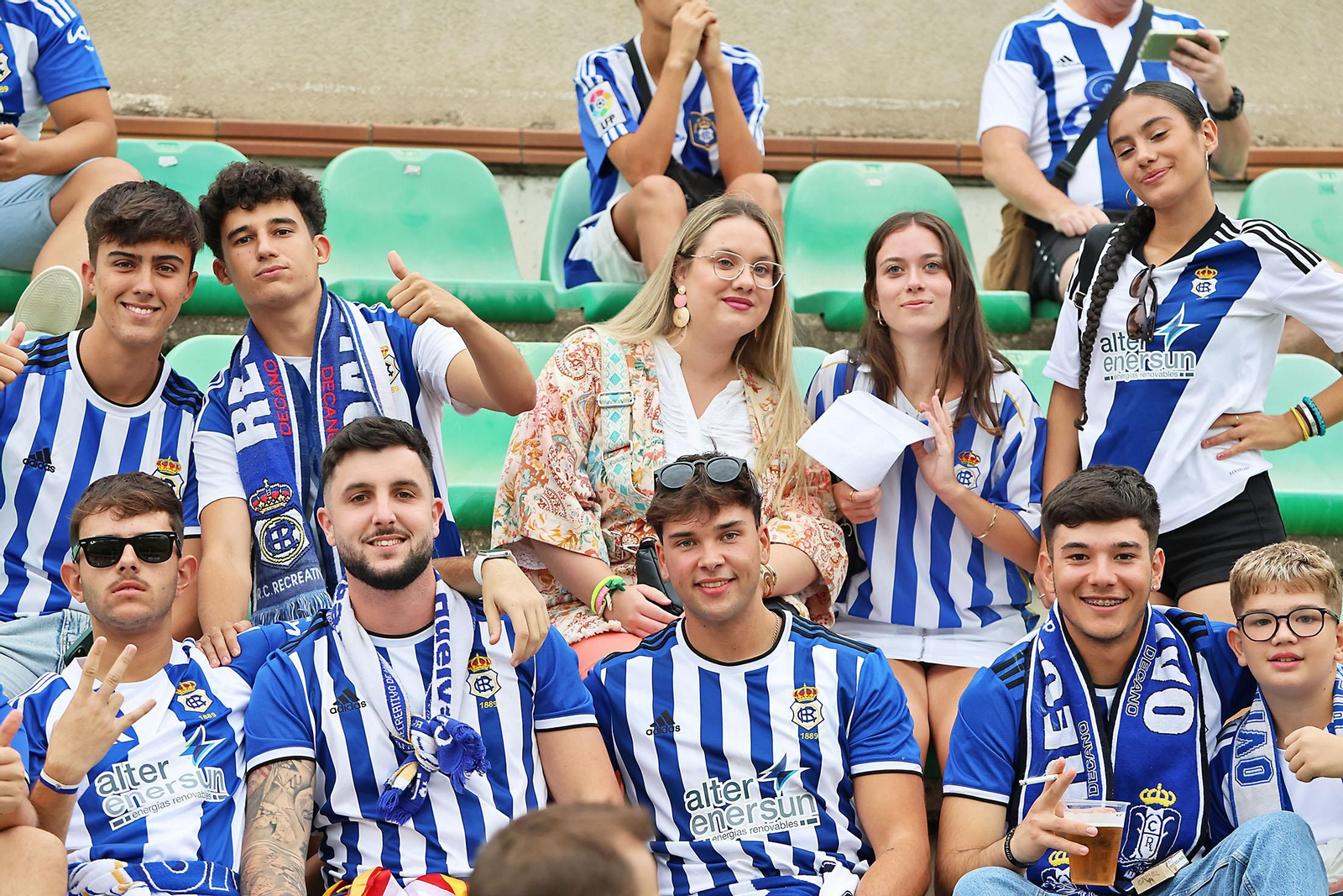 Búscate en las gradas del Betis Deportivo-Recreativo de Huelva