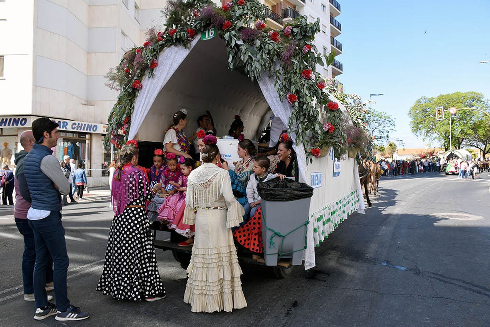 Imágenes de los carros de la Hermandad del Rocío de Huelva
