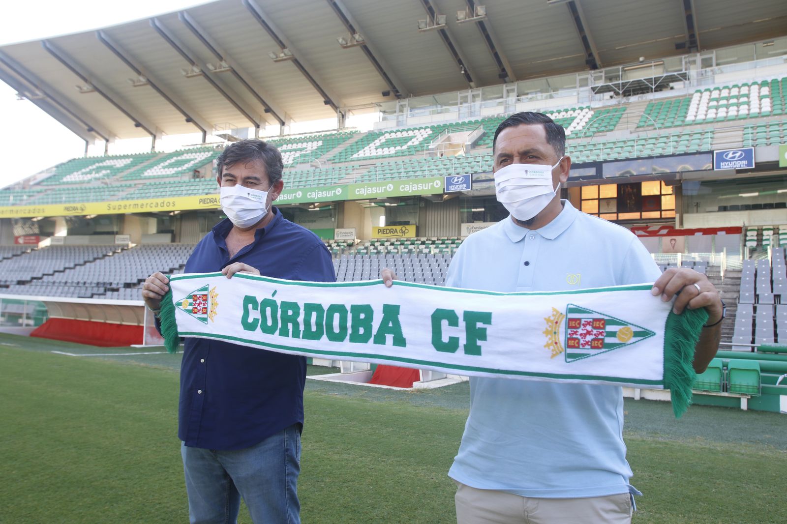 Las fotos de la presentación de Ariel Montenegro como técnico del Córdoba Femenino