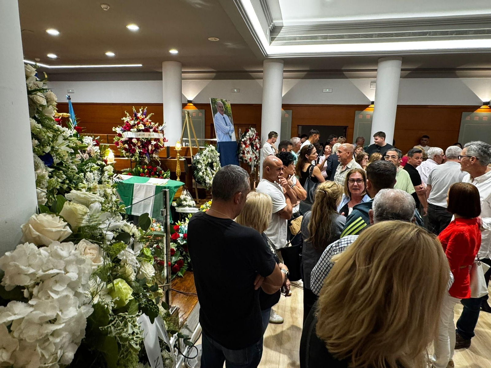 Motril se despide de Escámez en la sala de plenos