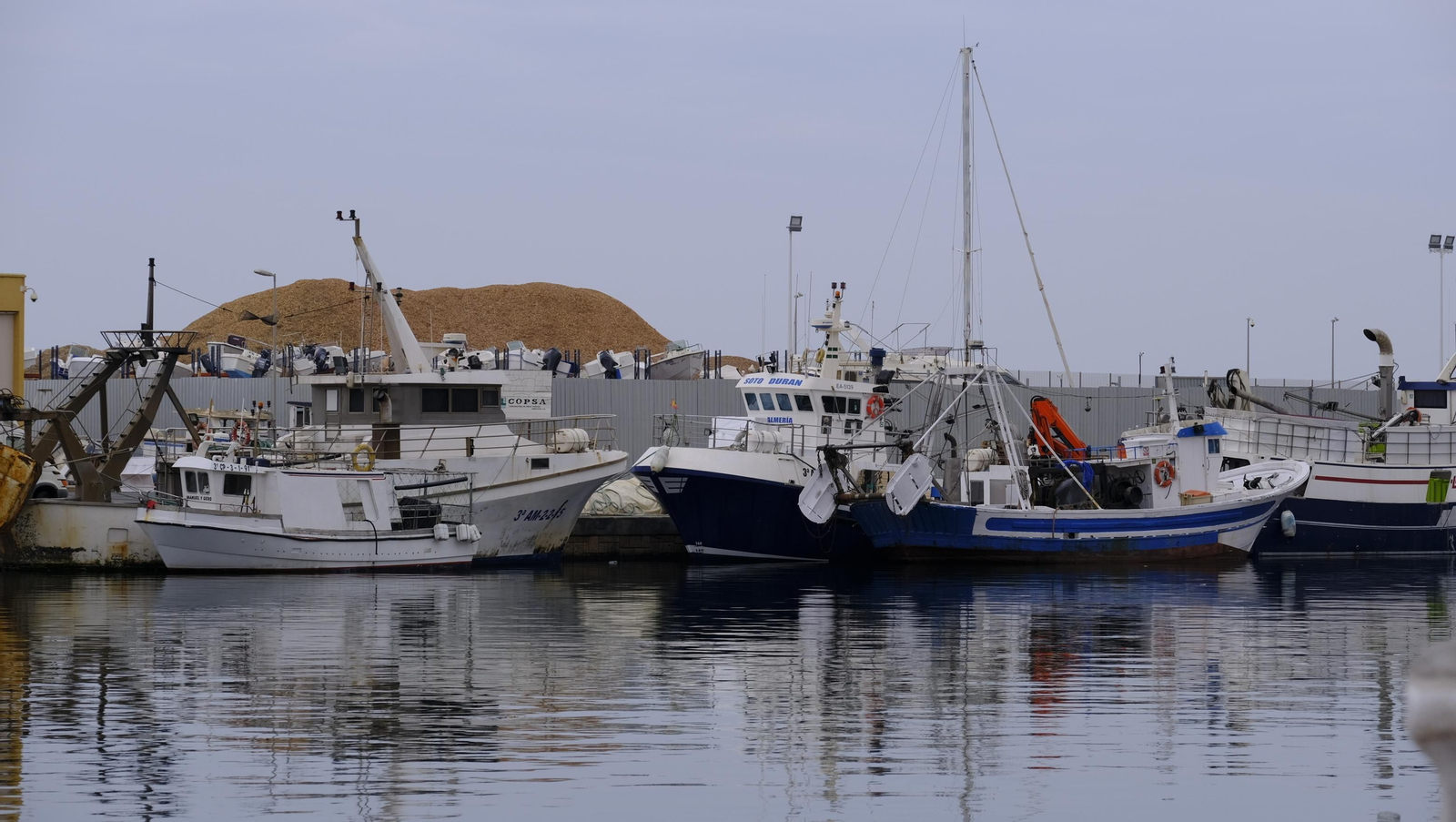 Fotogalería concentración protesta sector pesquero. Almería