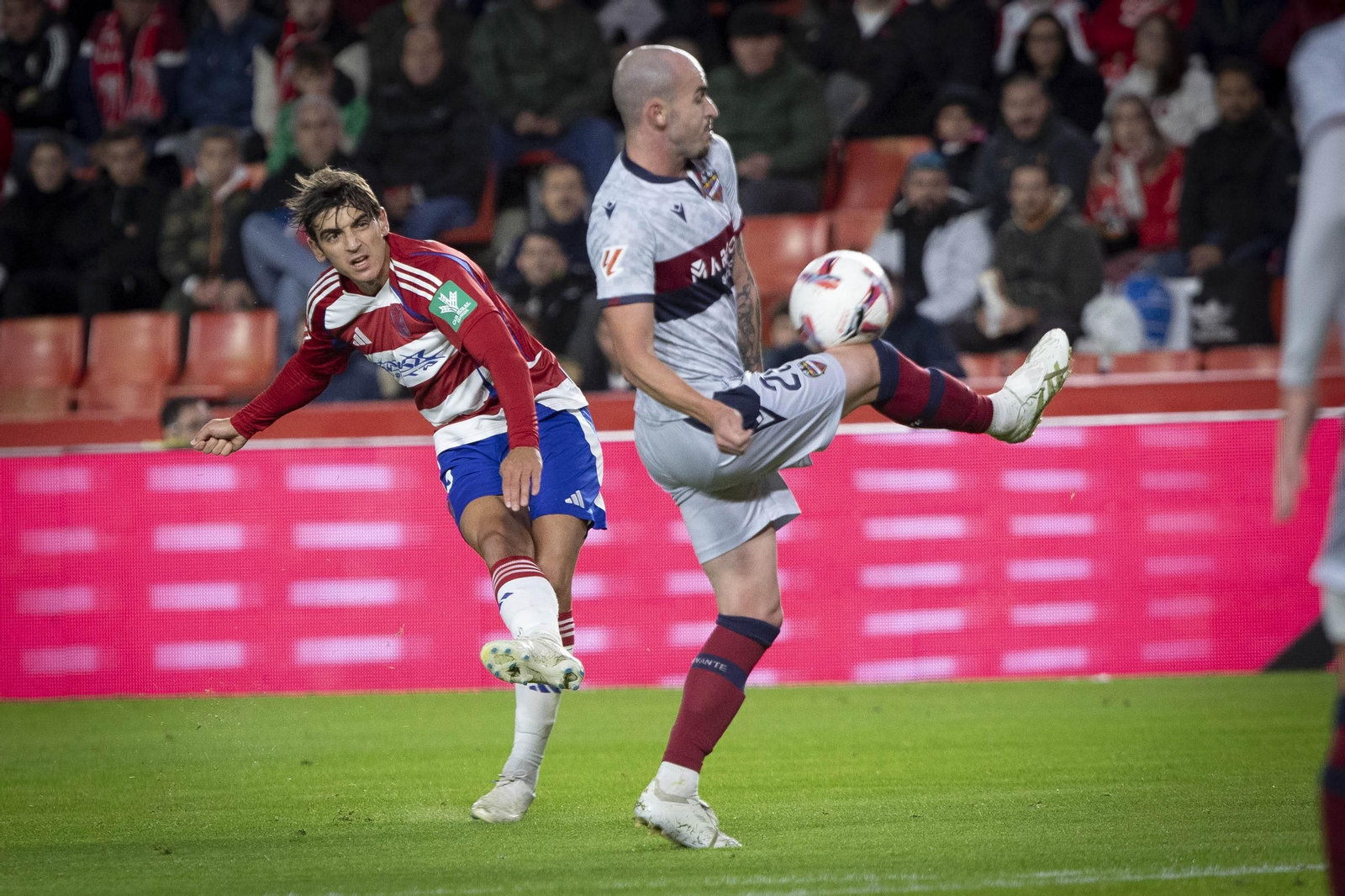 Gonzalo Villar reaparecerá, salvo recaída, en Gijón.
