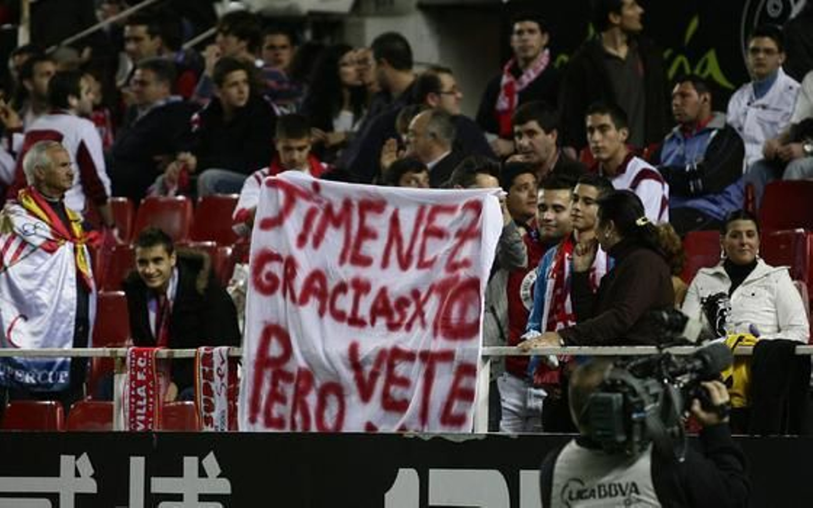 El Sevilla y el Xerez empatan en el Sánchez Pizjuán. / Antonio Pizarro