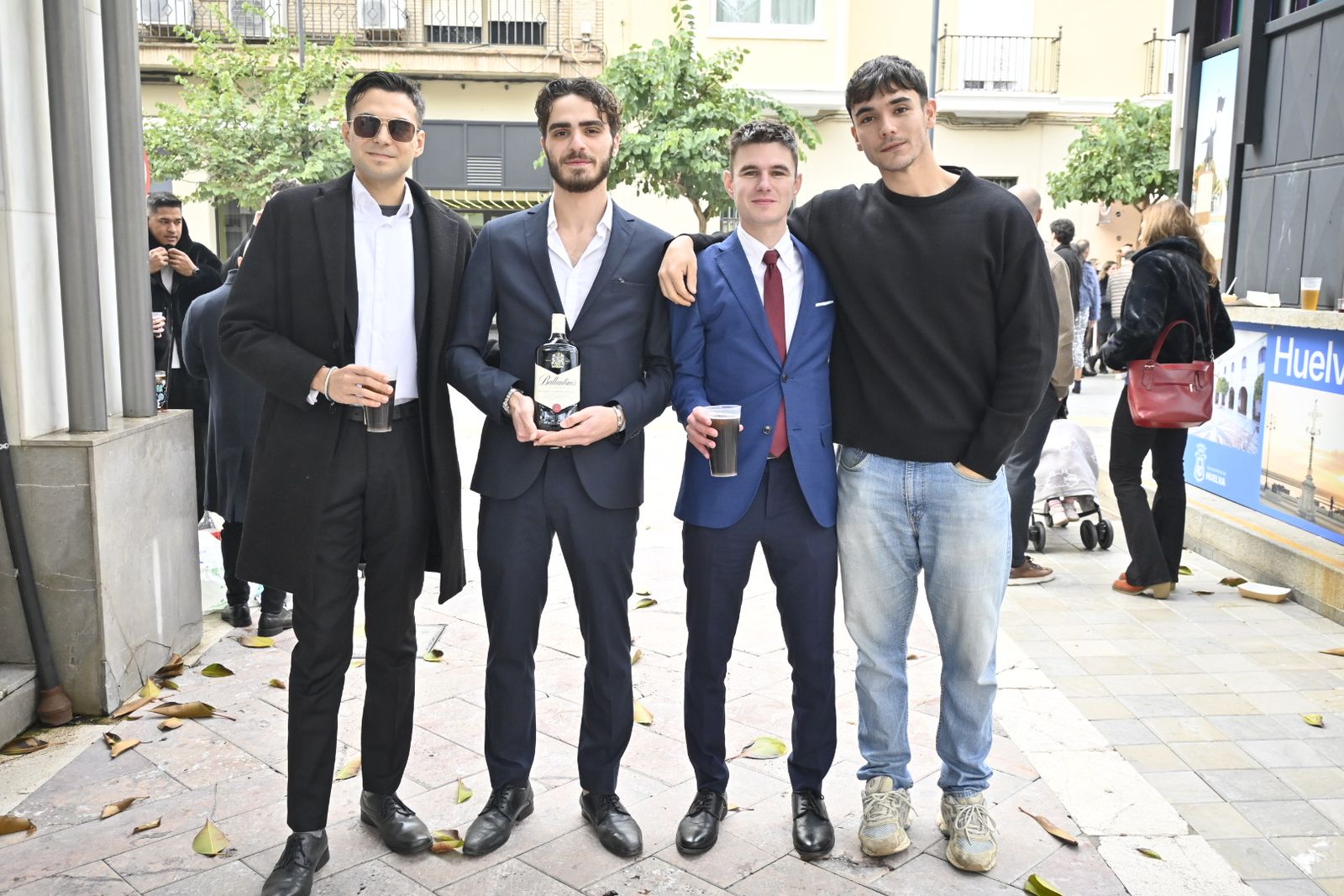 Búscate en las mejores fotografías del tardeo de este 31 de diciembre en Huelva