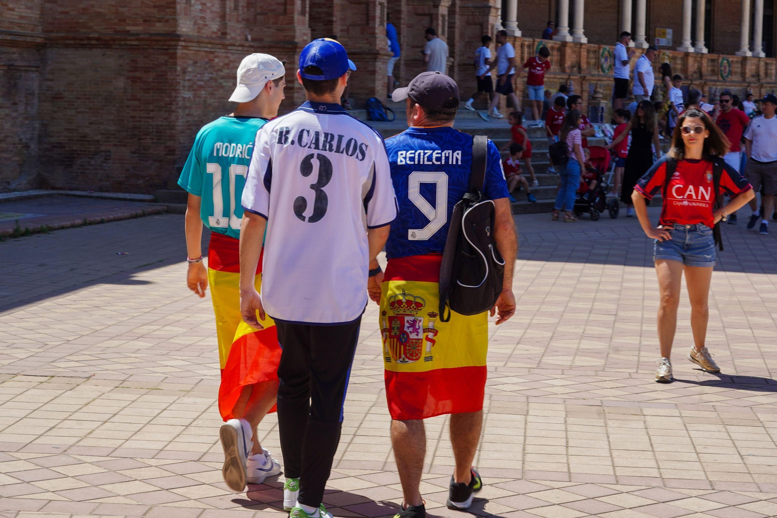 Las fotos de aficionados de Real Madrid y Osasuna el día de la final de Copa en Sevilla