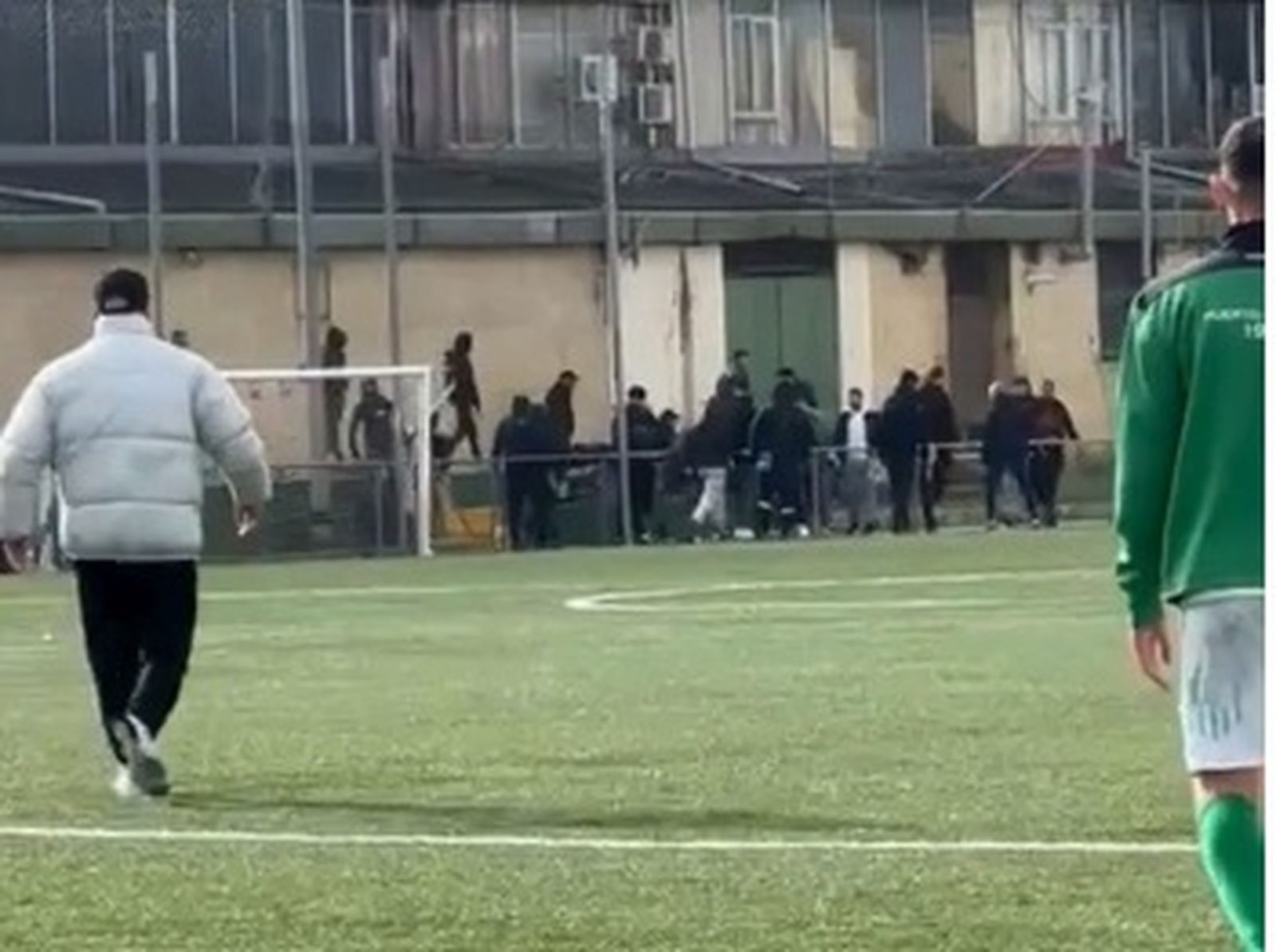 Imagen de la pelea provocada por los ultras de la Balona.