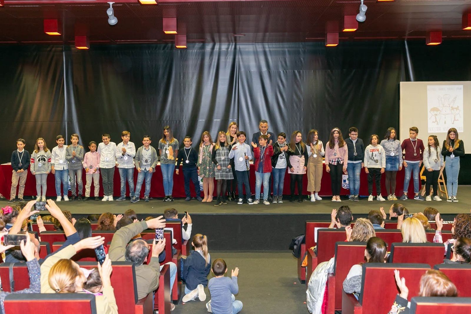 Los niños de Isla Cristina se unen contra el Covid-19.