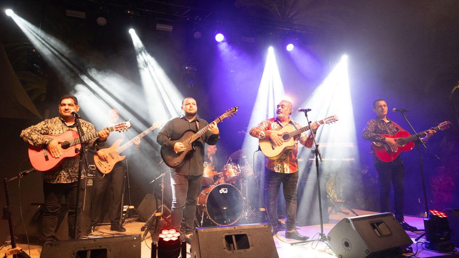 Actuaciones durante la gala de la AECC en Marbella.