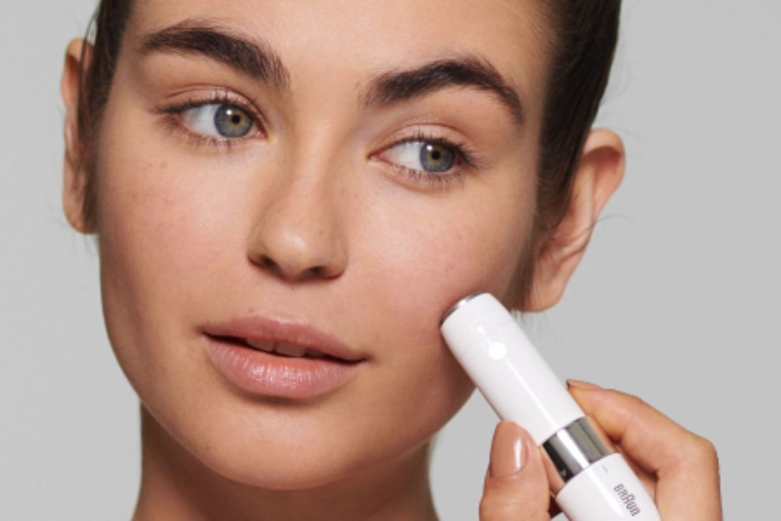 Esta mini depiladora facial de Braun es todo lo que necesitas para lucir radiante ¡por menos de 20€!