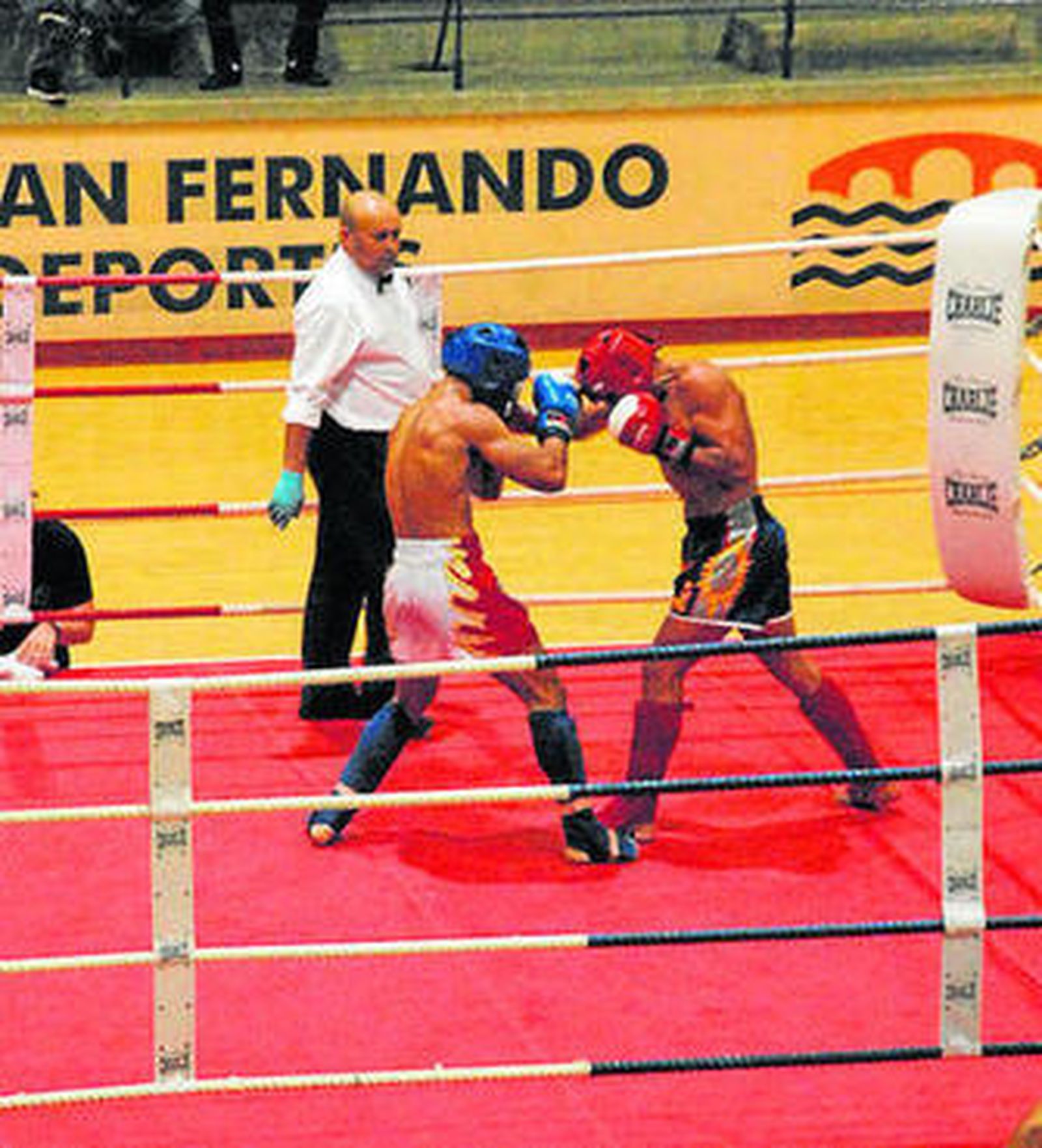 El pabellón de Bahía Sur registró un gran ambiente en la velada realizada.