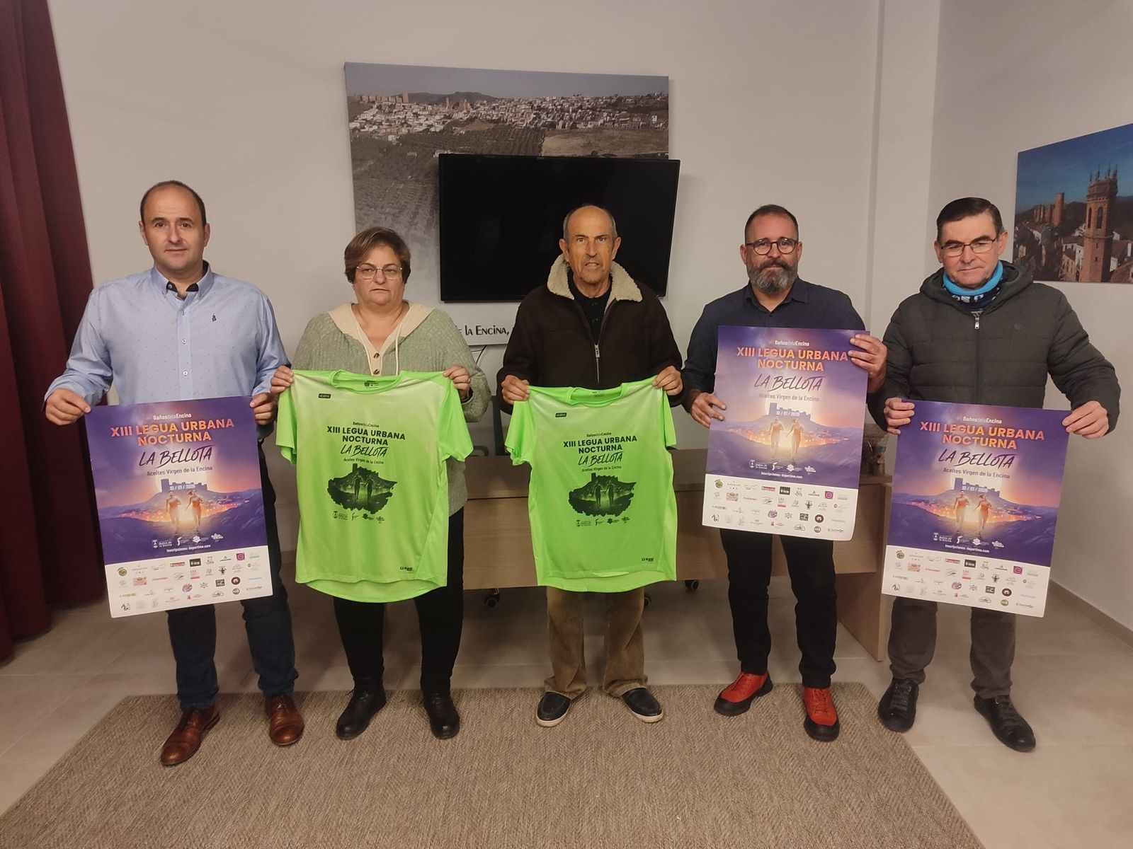 Foto de familia en la presentación de la prueba.