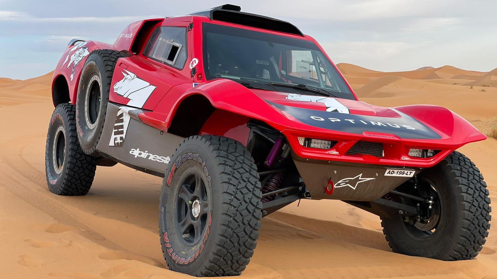 El Optimus MD tipo buggy con tracción trasera y 400 CV de potencia con el que Checa va a tomar parte en el Dakar.