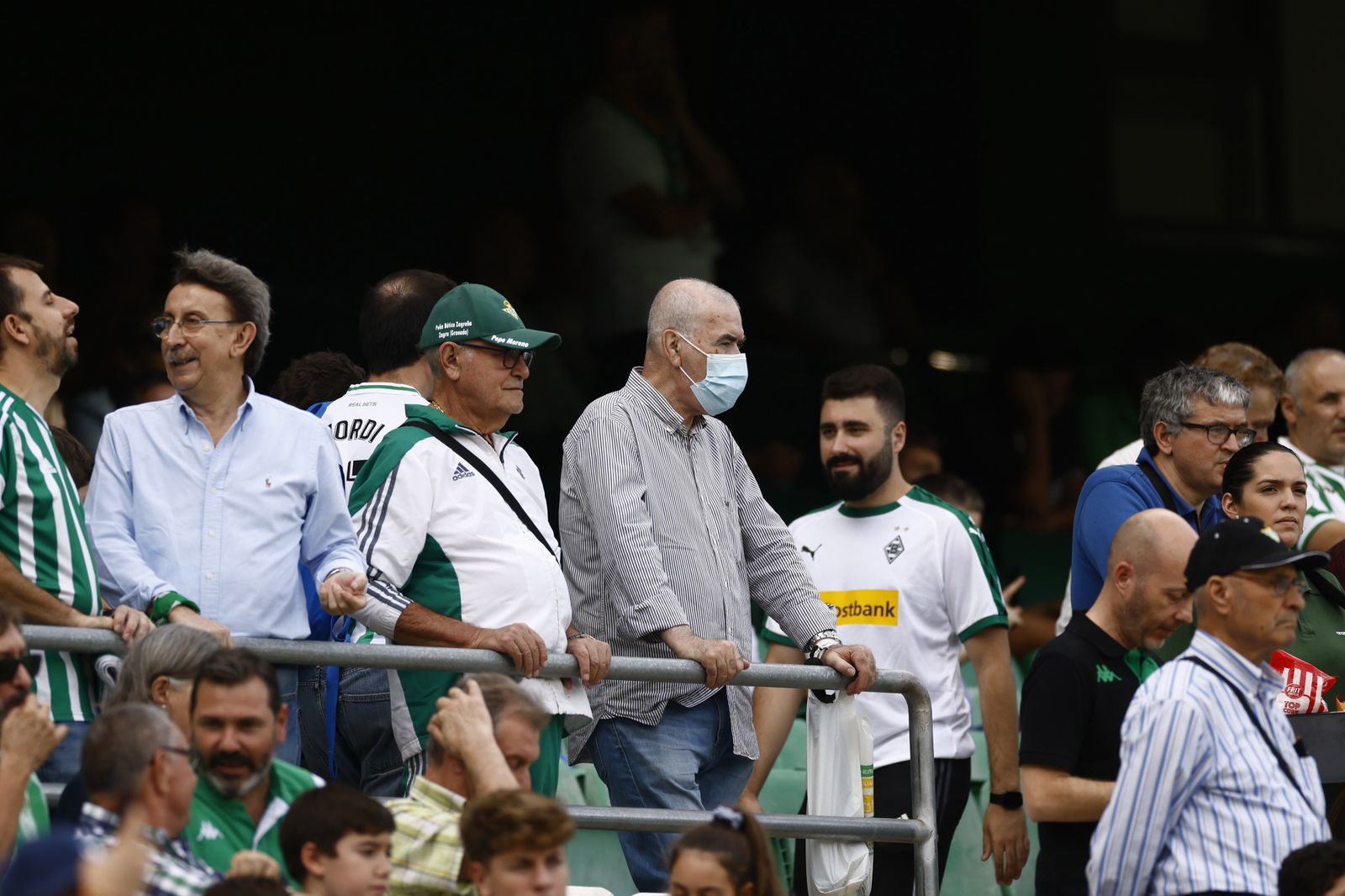 Búscate en las fotos del Betis-Atlético de Madrid