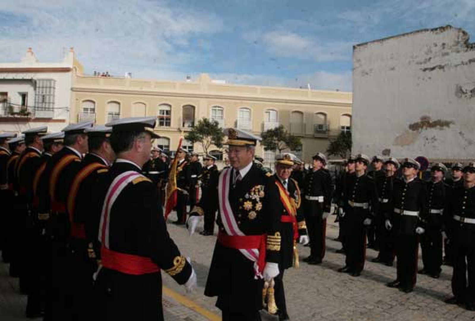 El almirante de la Flota habló del pasado y el futuro de las Fuerzas Armadas en la Antigua Capitanía General de la Defensa

Foto: Elias Pimentel