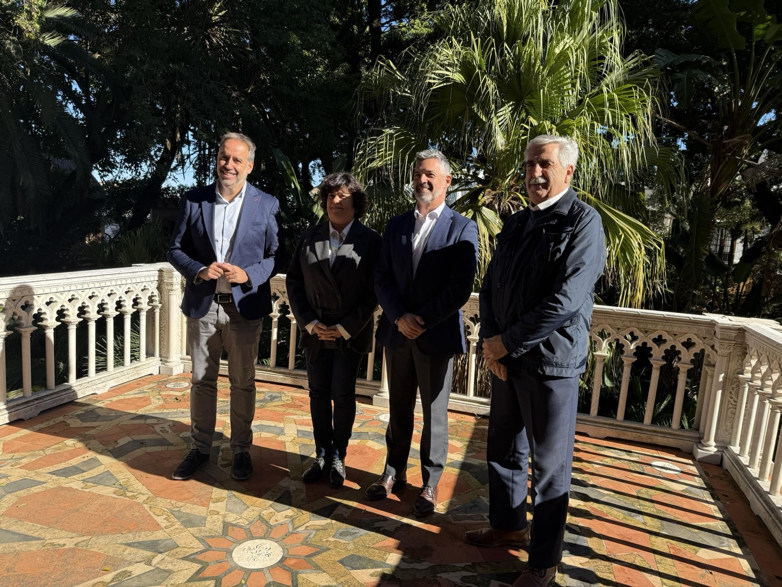 Ramón Galán (Trebujena), Carmen Álvarez (Sanlúcar), Javier Ruiz Arana (Rota) y Luis Mario Aparcero (Chipiona) en el Palacio Municipal.