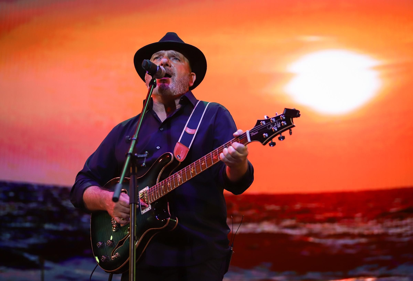 Todas las imágenes del concierto de Los Pecos en la Plaza de Toros de Granada.